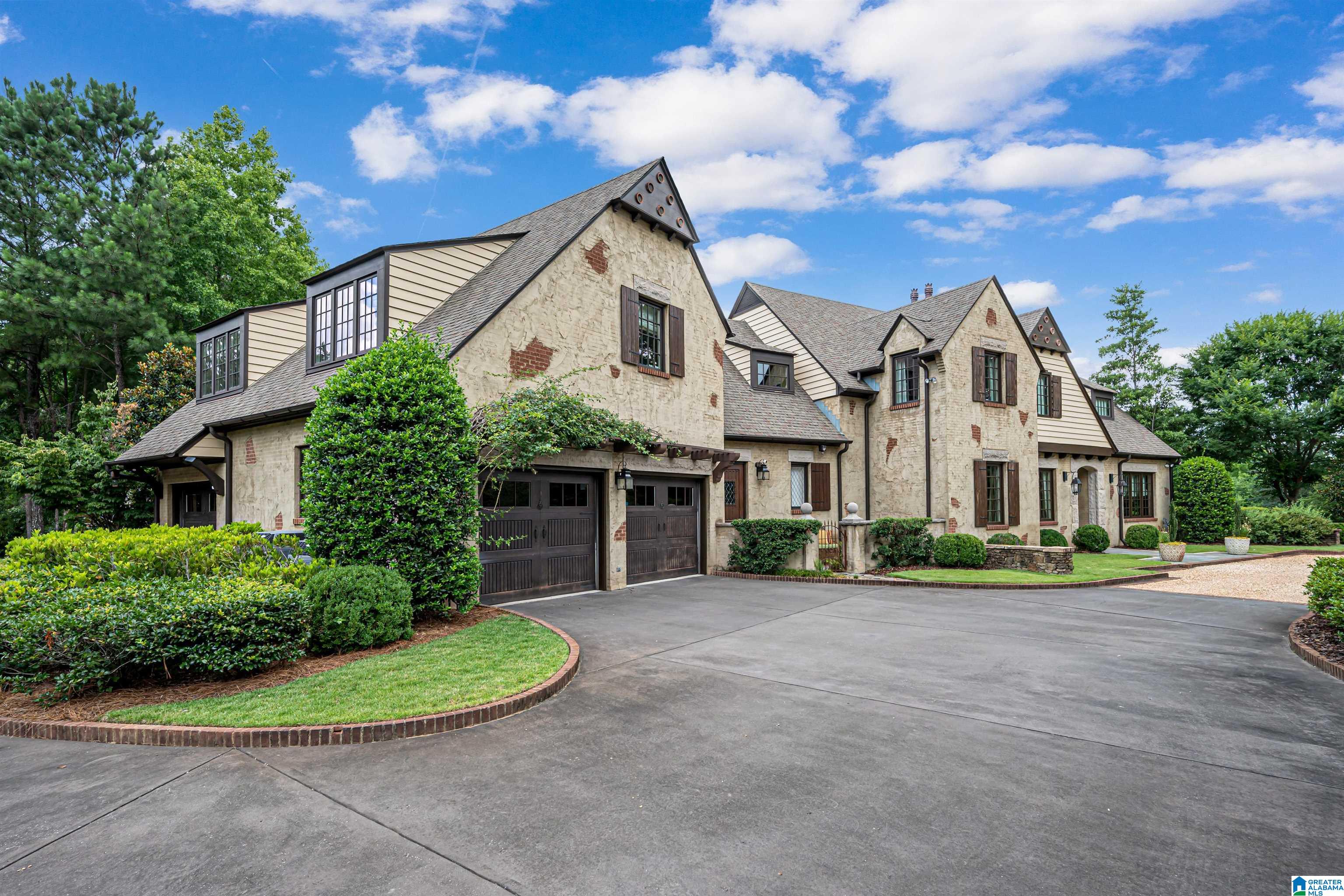 244 HIGH BRIDLE CIRCLE
