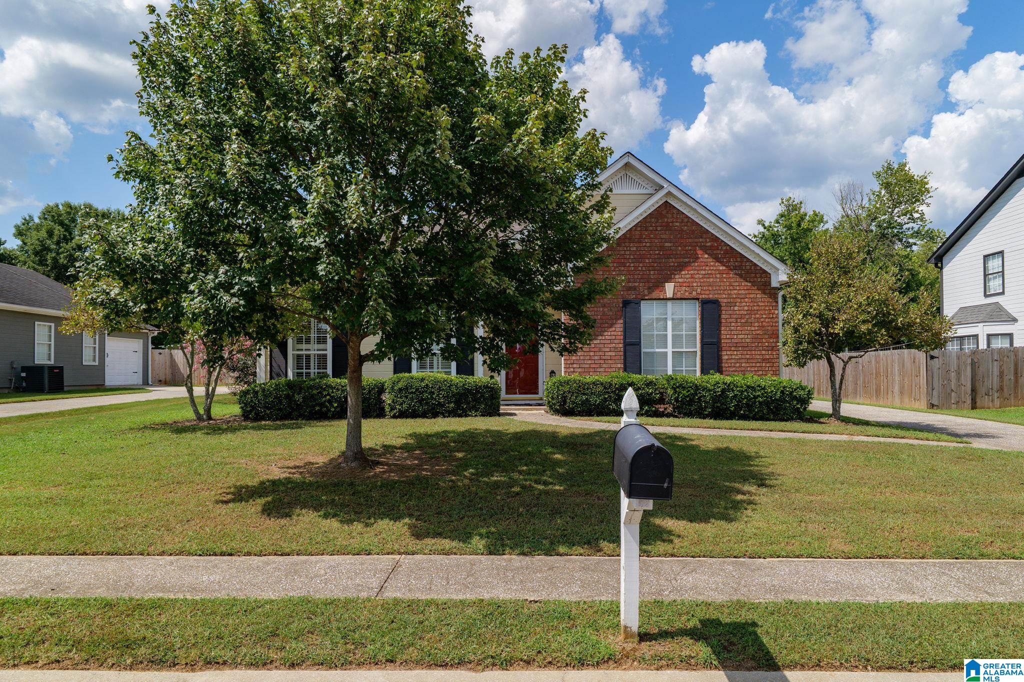 128 W STONEHAVEN CIRCLE