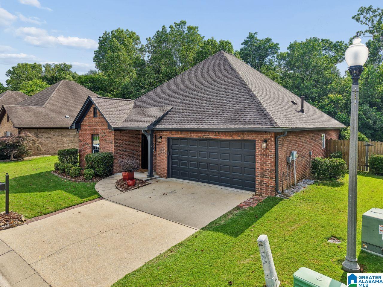 331 CREEKSIDE LANE