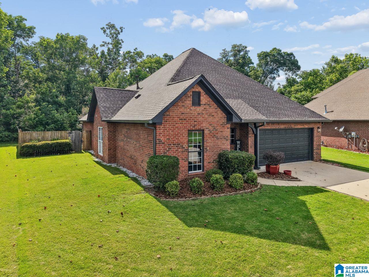 331 CREEKSIDE LANE