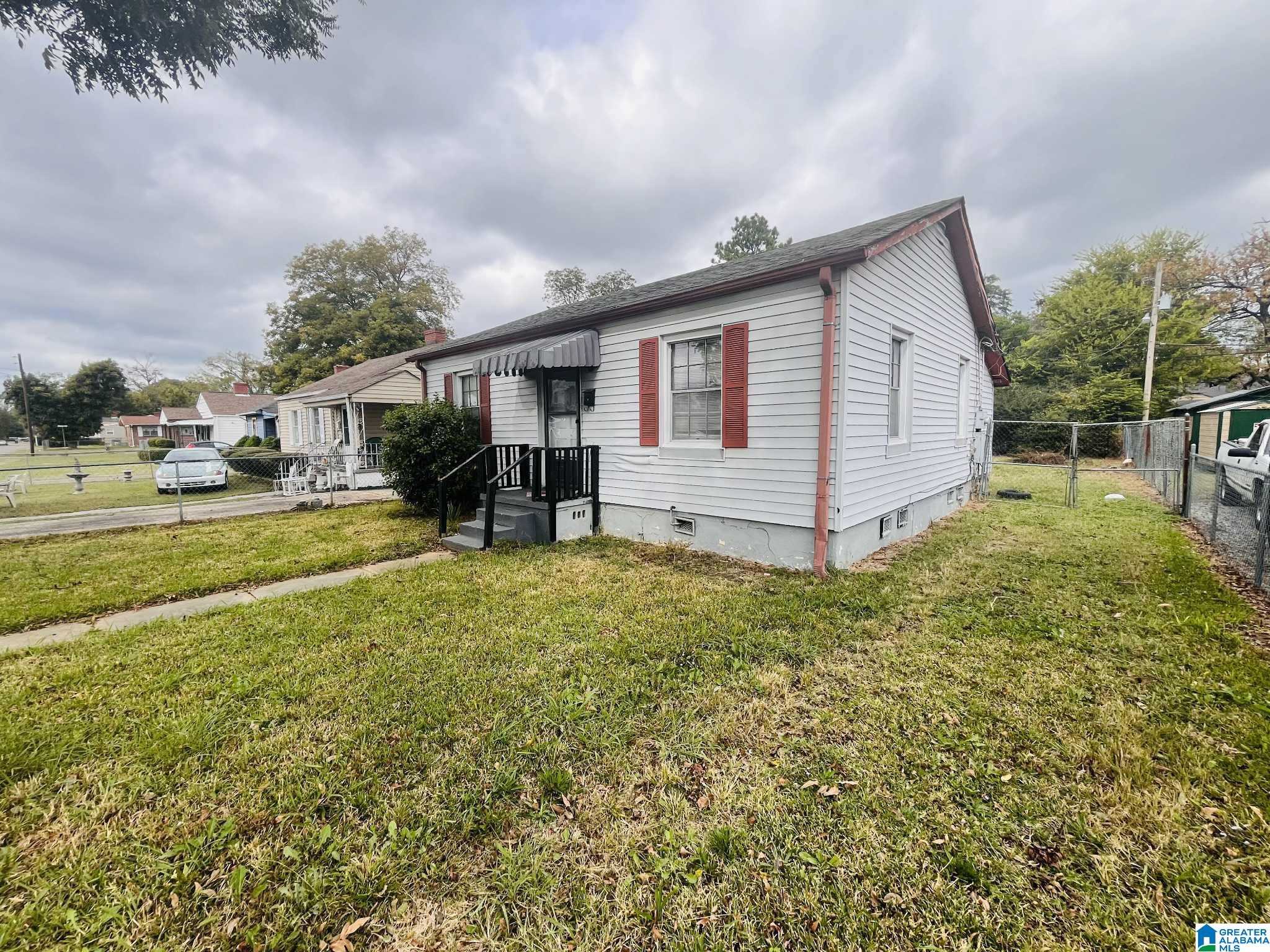 820 4TH COURT W