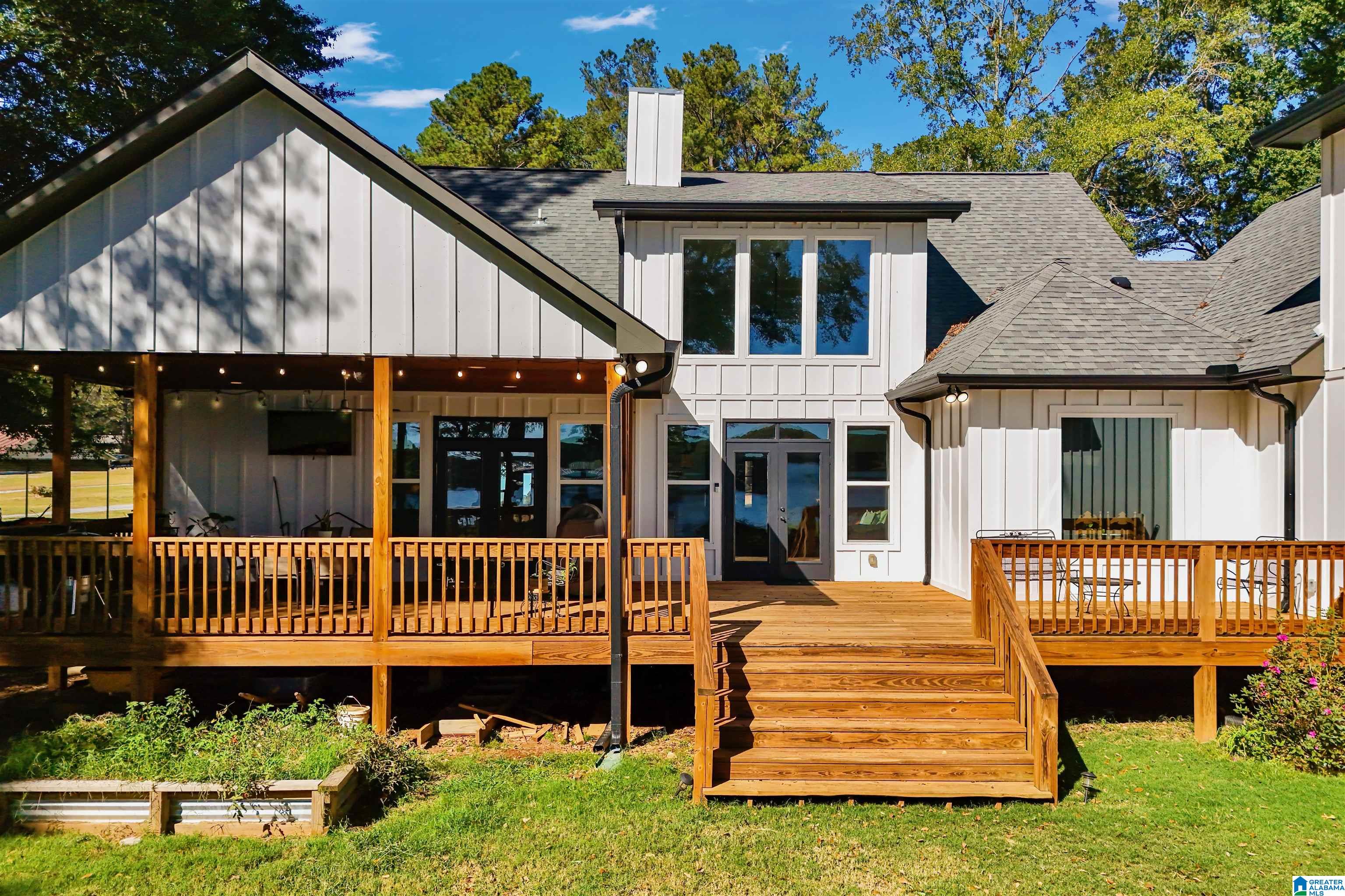 555 MOUNTAIN VIEW DRIVE