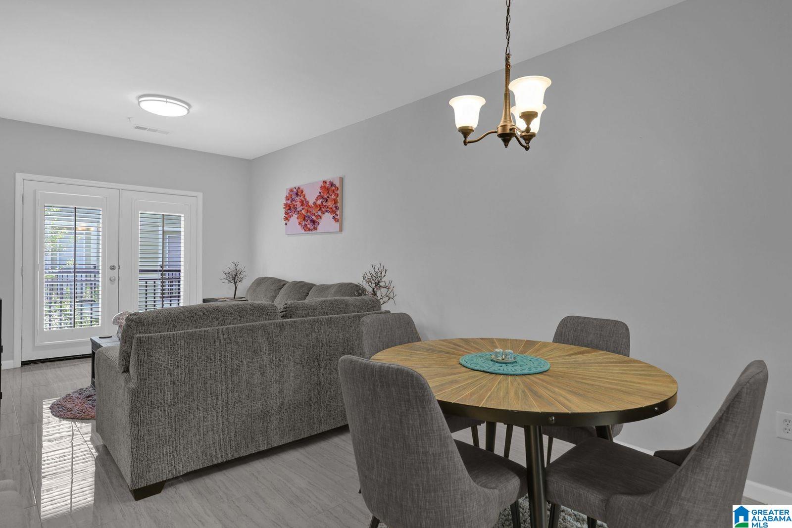 2020 5TH AVENUE S 243