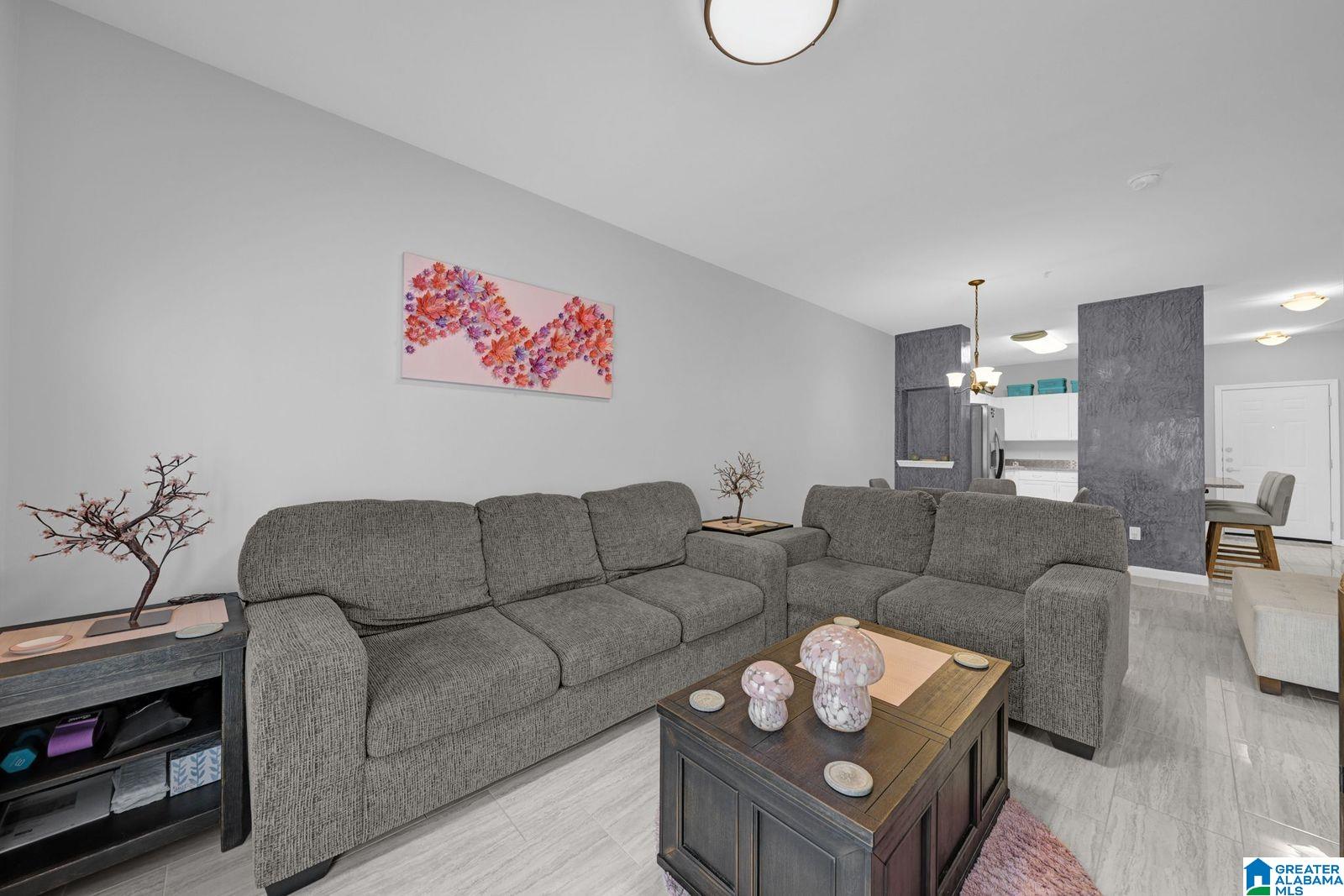 2020 5TH AVENUE S 243