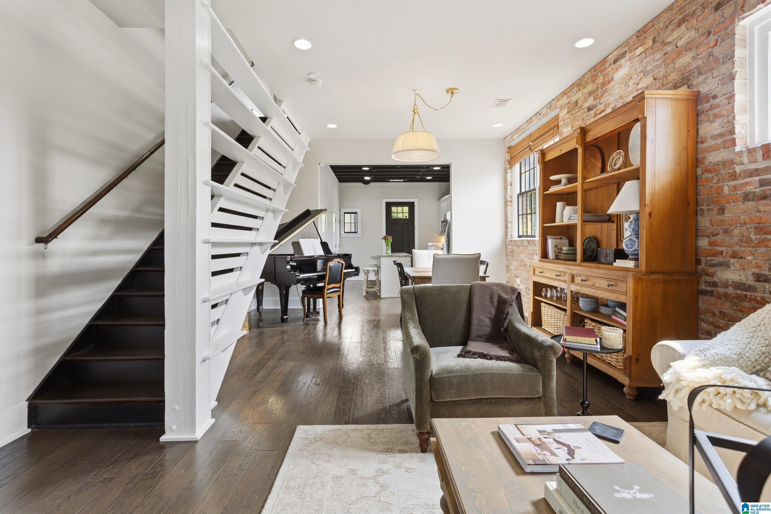 908 BARRISTERS COURT 908