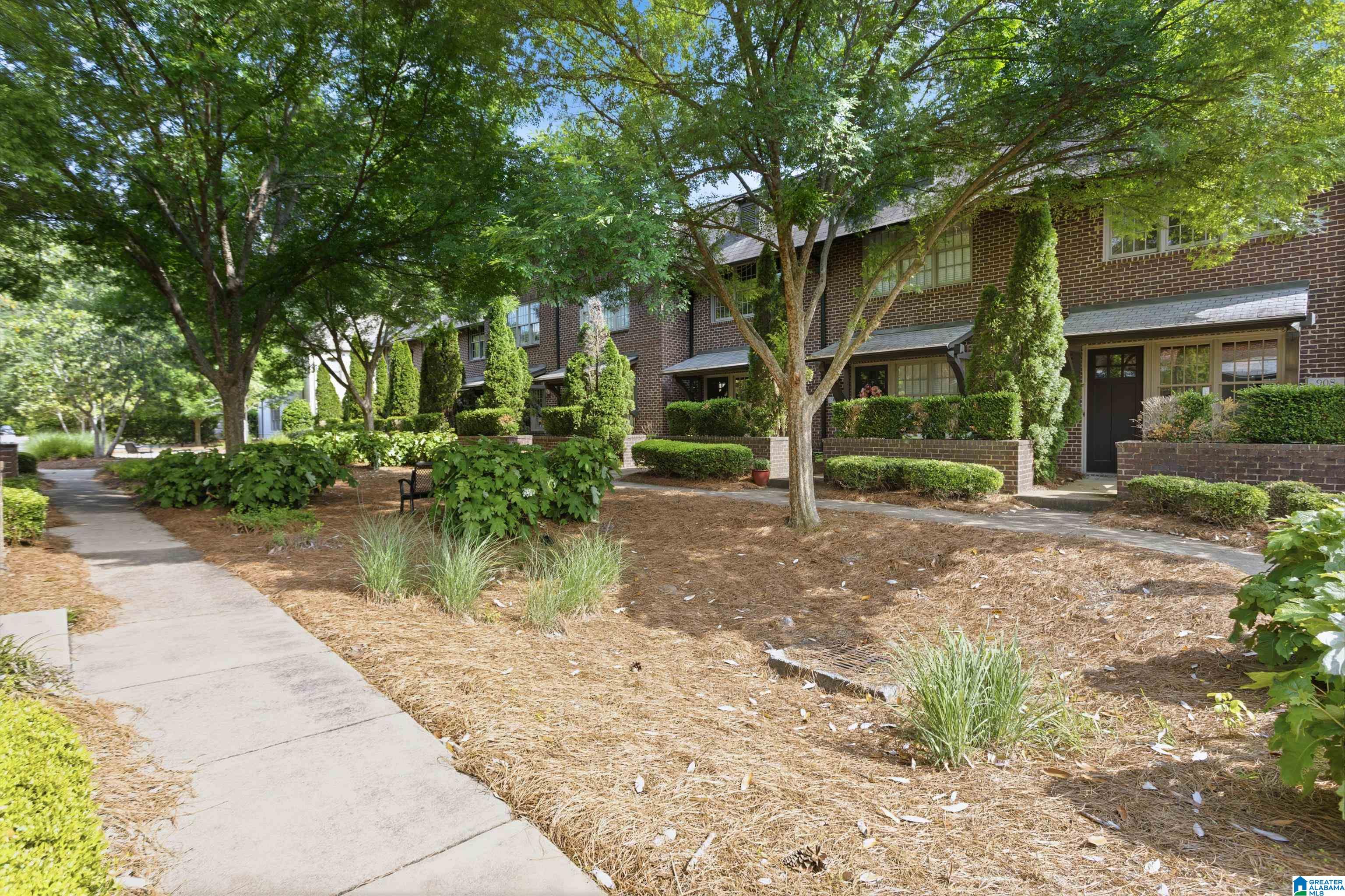 908 BARRISTERS COURT 908