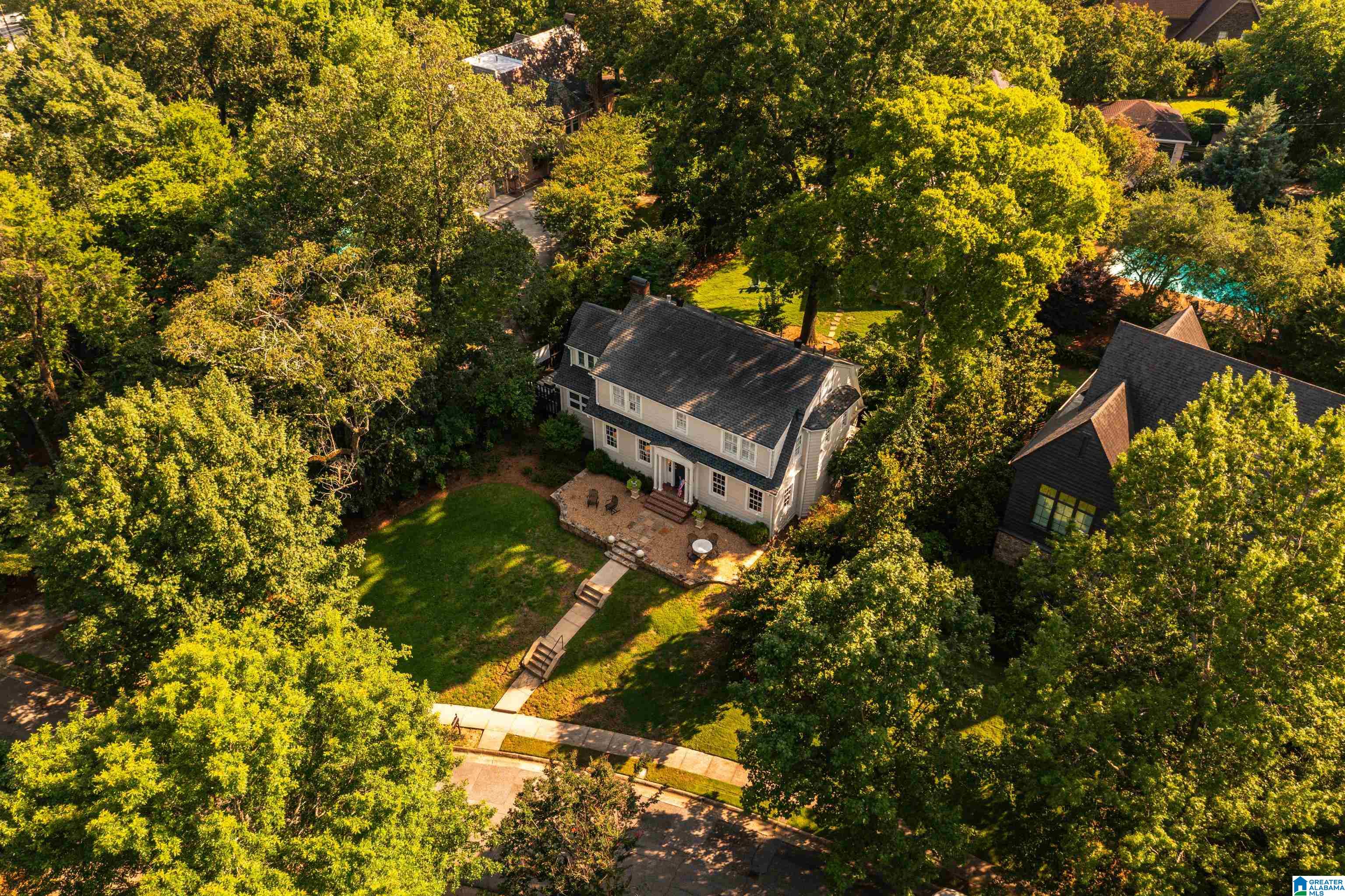 1612 LANARK PLACE