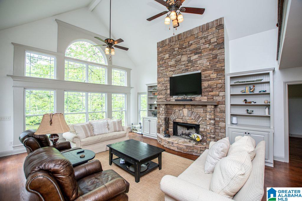 125 LAKEWOOD DRIVE