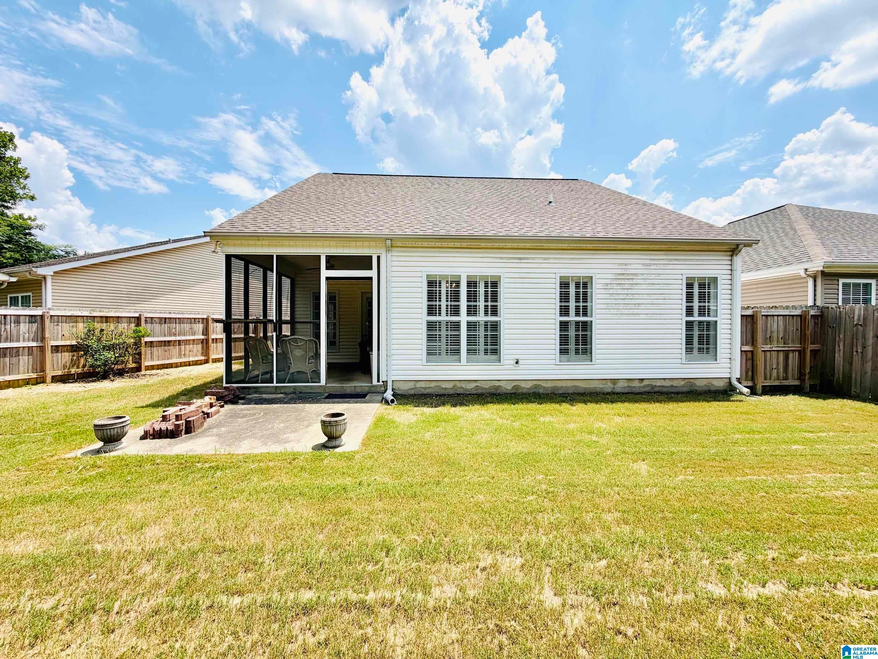 221 BELMONT CIRCLE SE