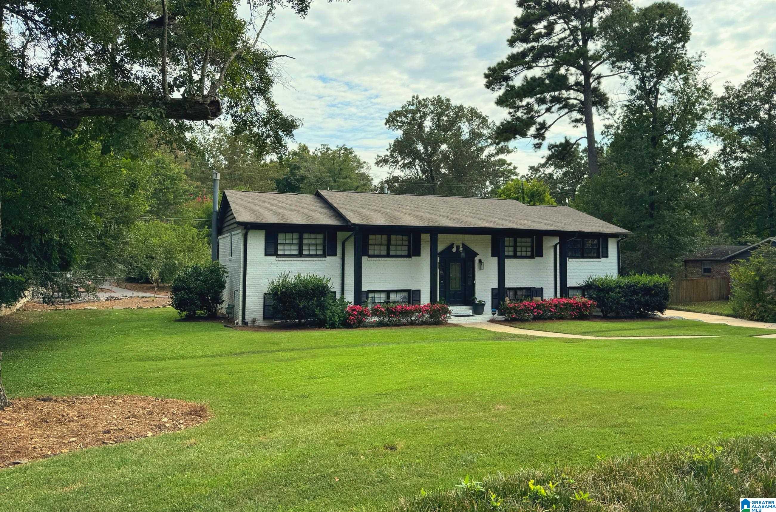 3240 MOCKINGBIRD LANE