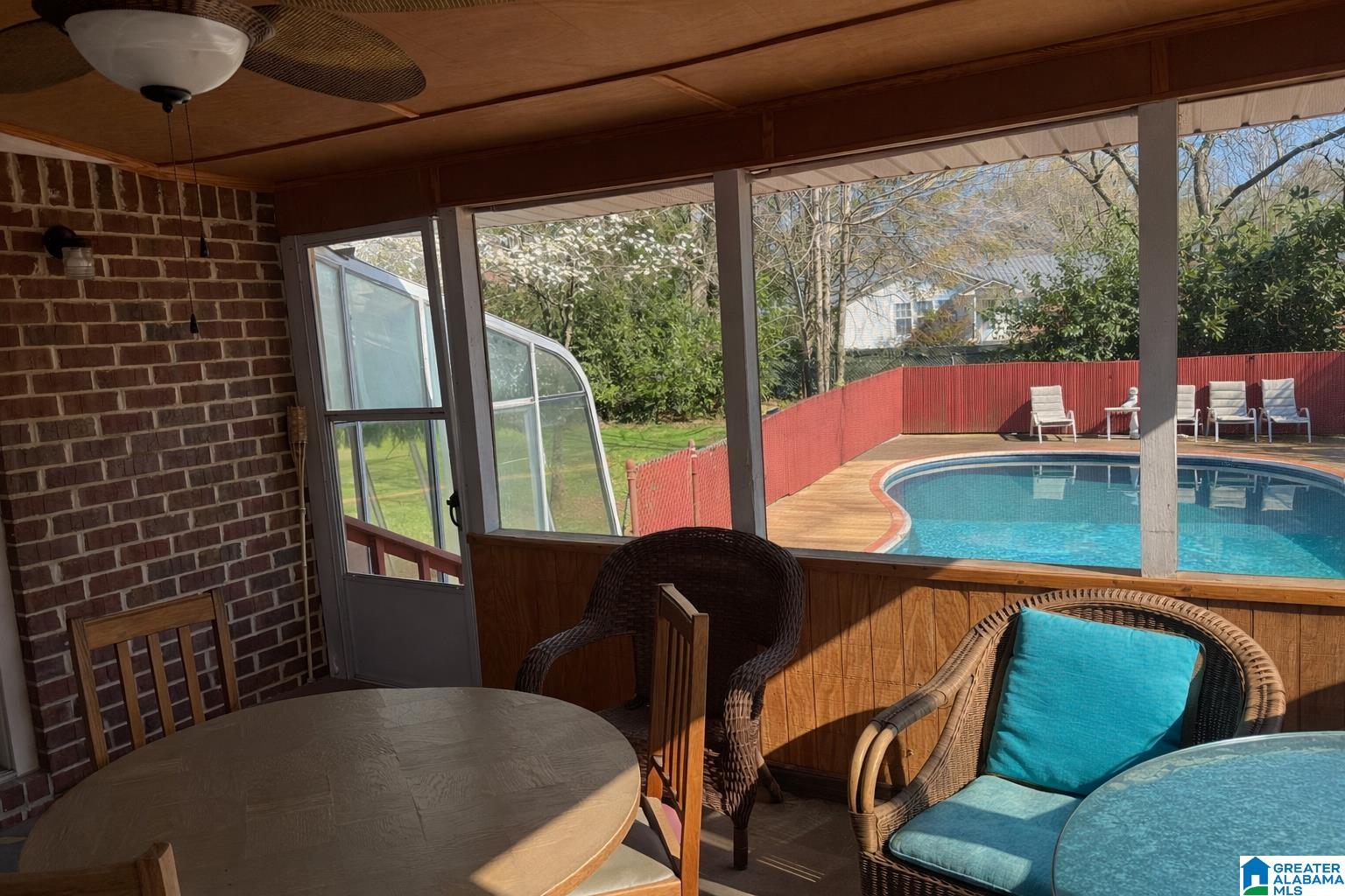 106 MEADOWVIEW LANE