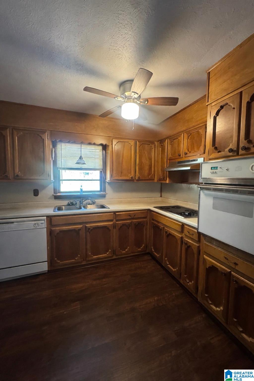 106 MEADOWVIEW LANE