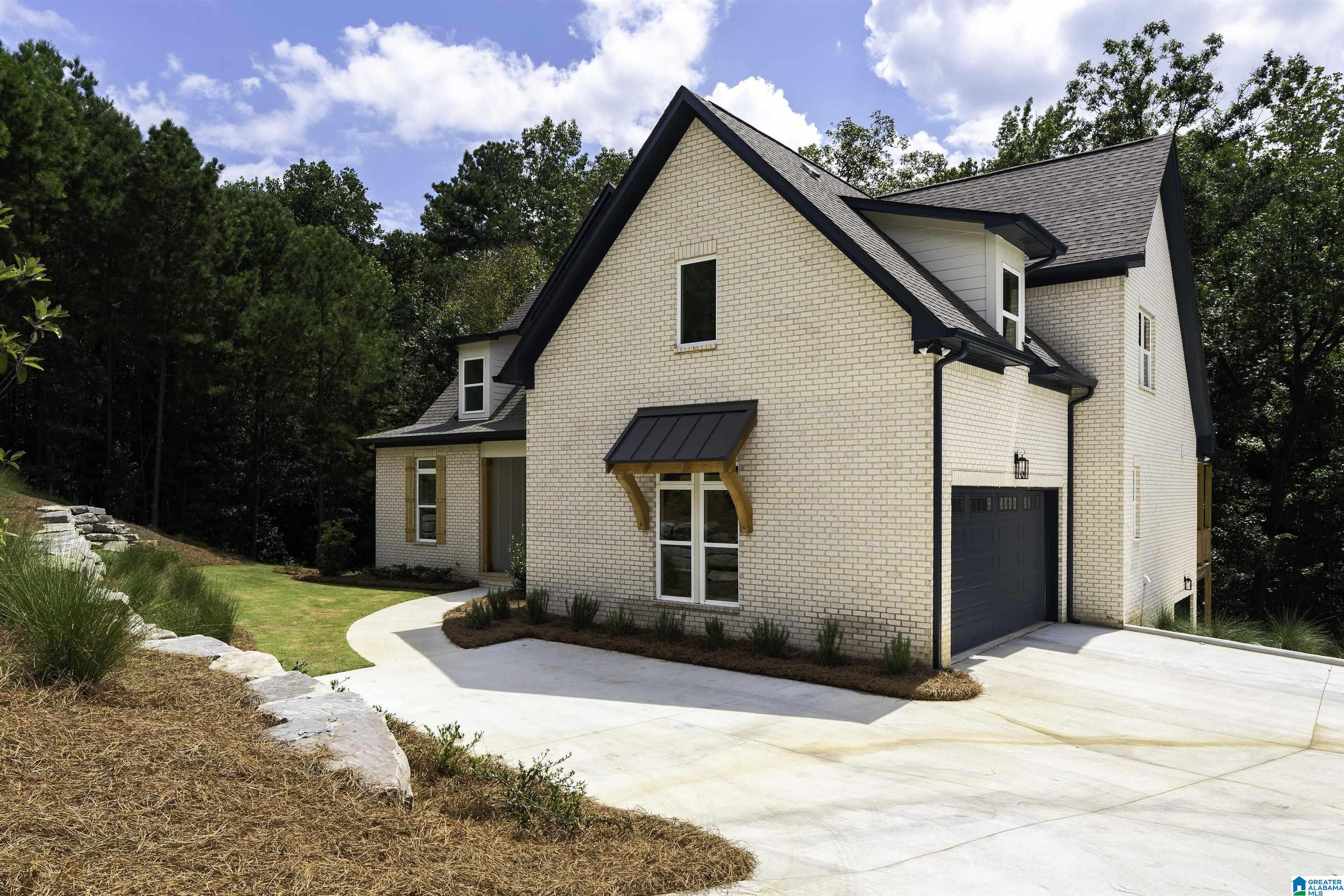 704 SAINT ANDREWS LANE