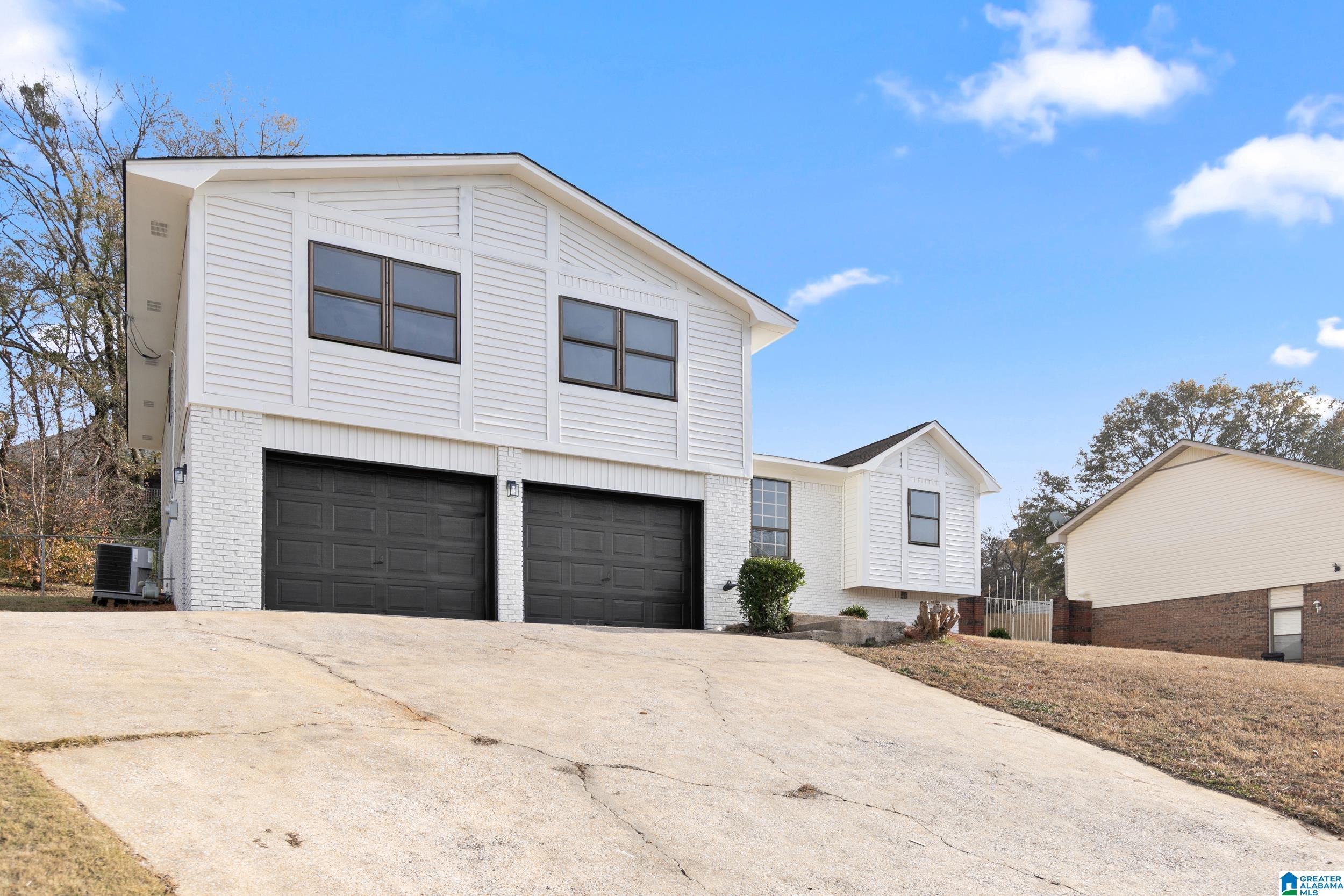 13 ROYAL COACH CIRCLE