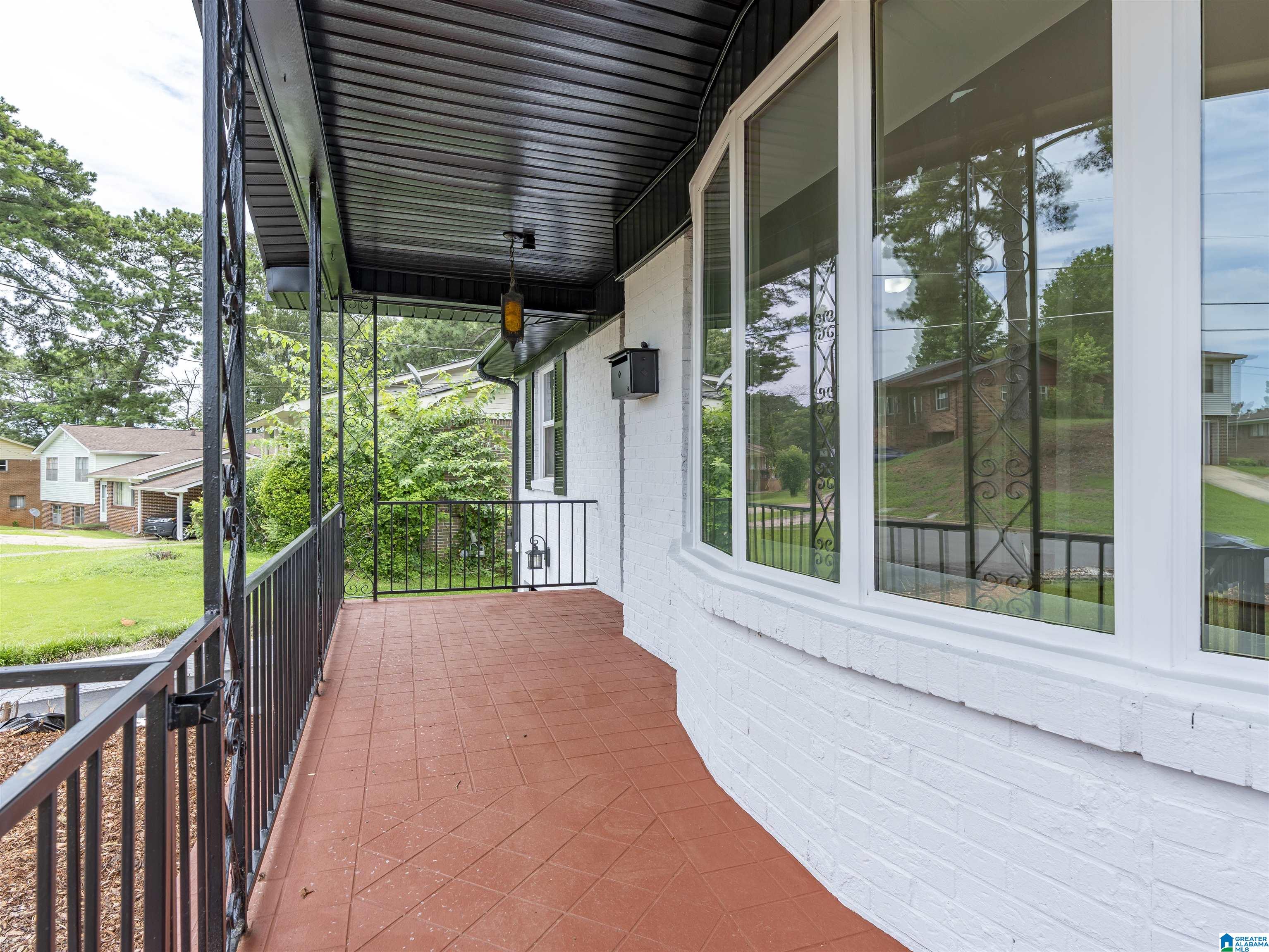 1633 BROOKFIELD LANE