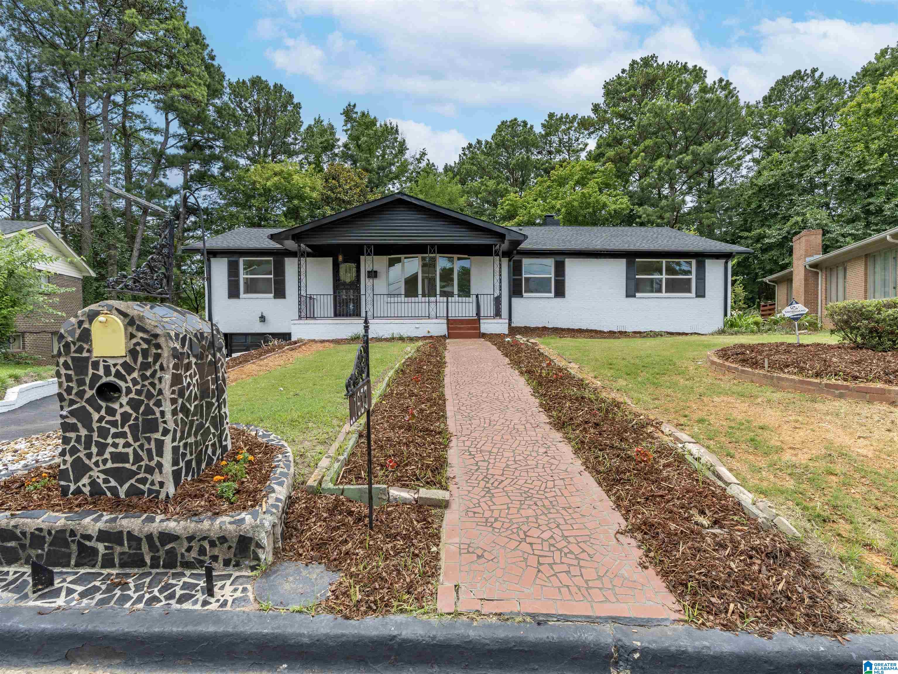 1633 BROOKFIELD LANE