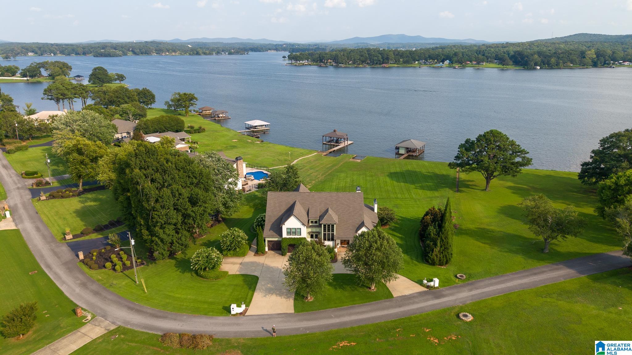 220 VIEWPOINT CIRCLE