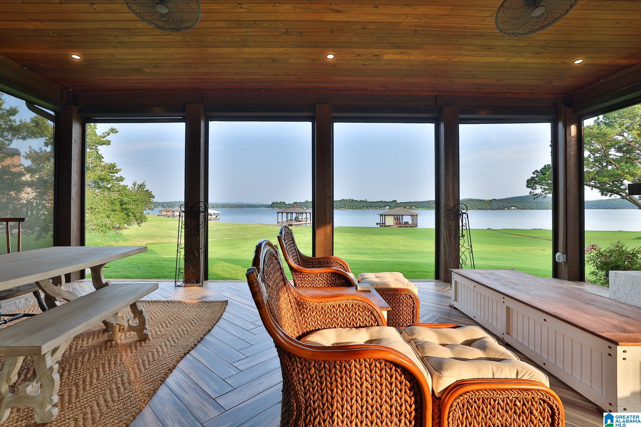 220 VIEWPOINT CIRCLE