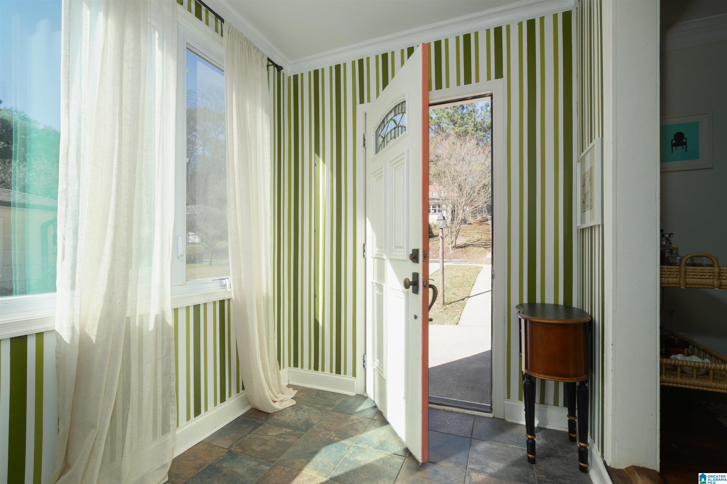 1829 WINDSOR BOULEVARD