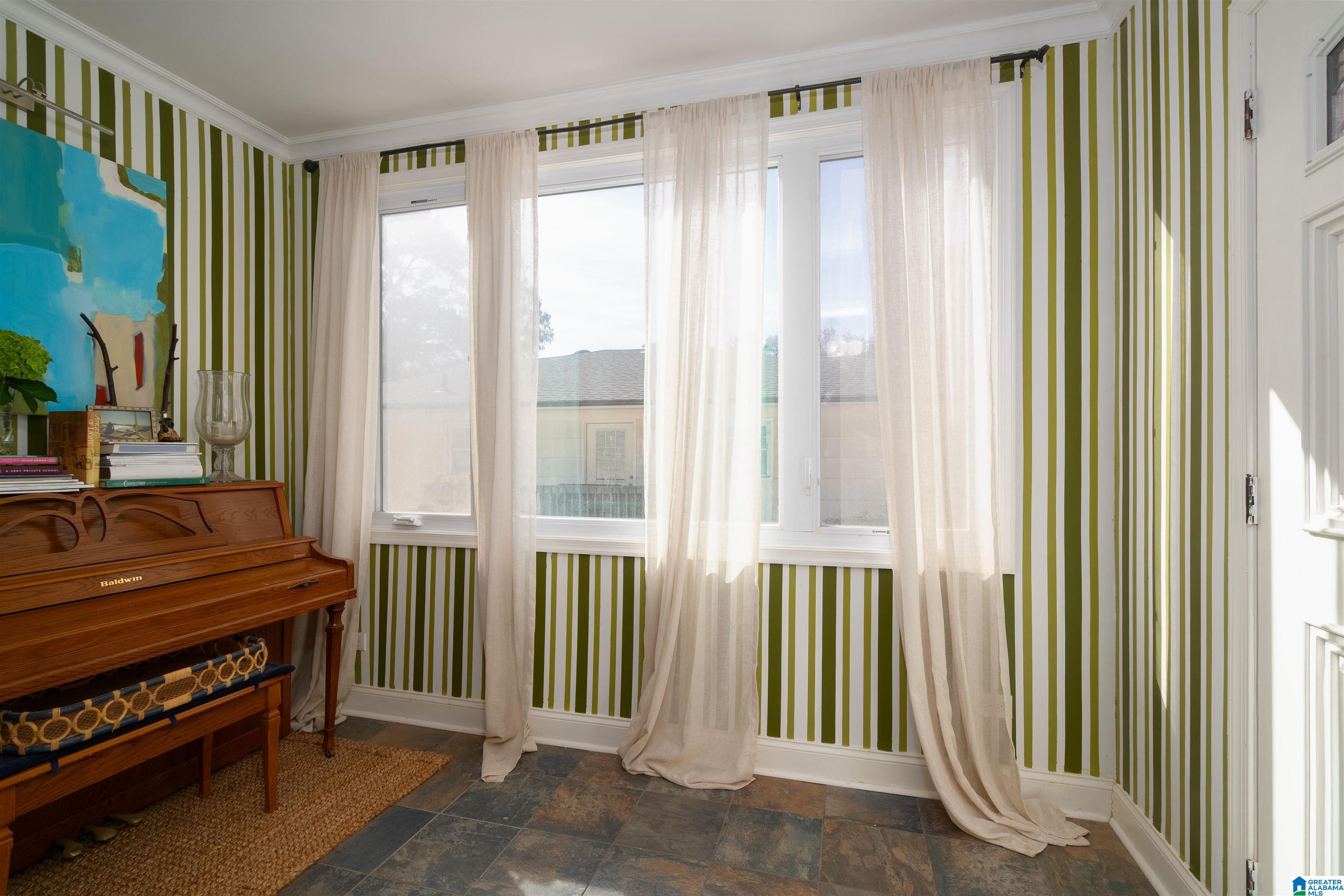 1829 WINDSOR BOULEVARD