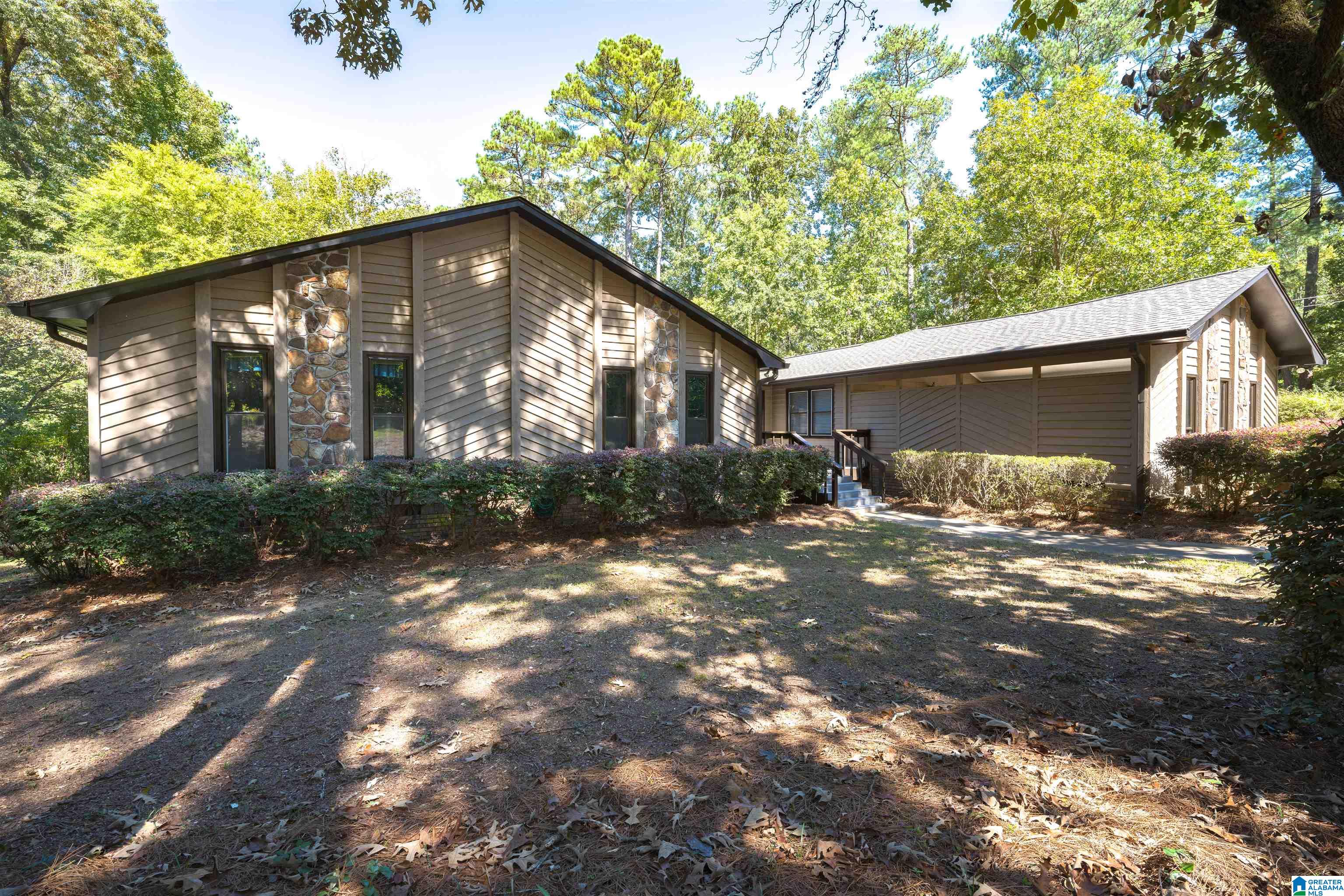 2001 SHADOWOOD COURT