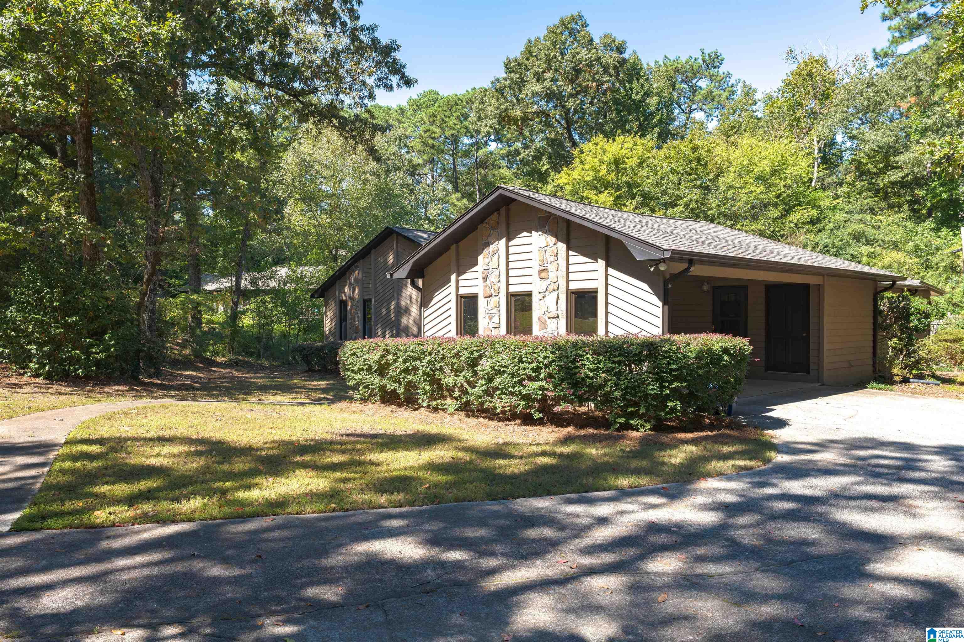 2001 SHADOWOOD COURT