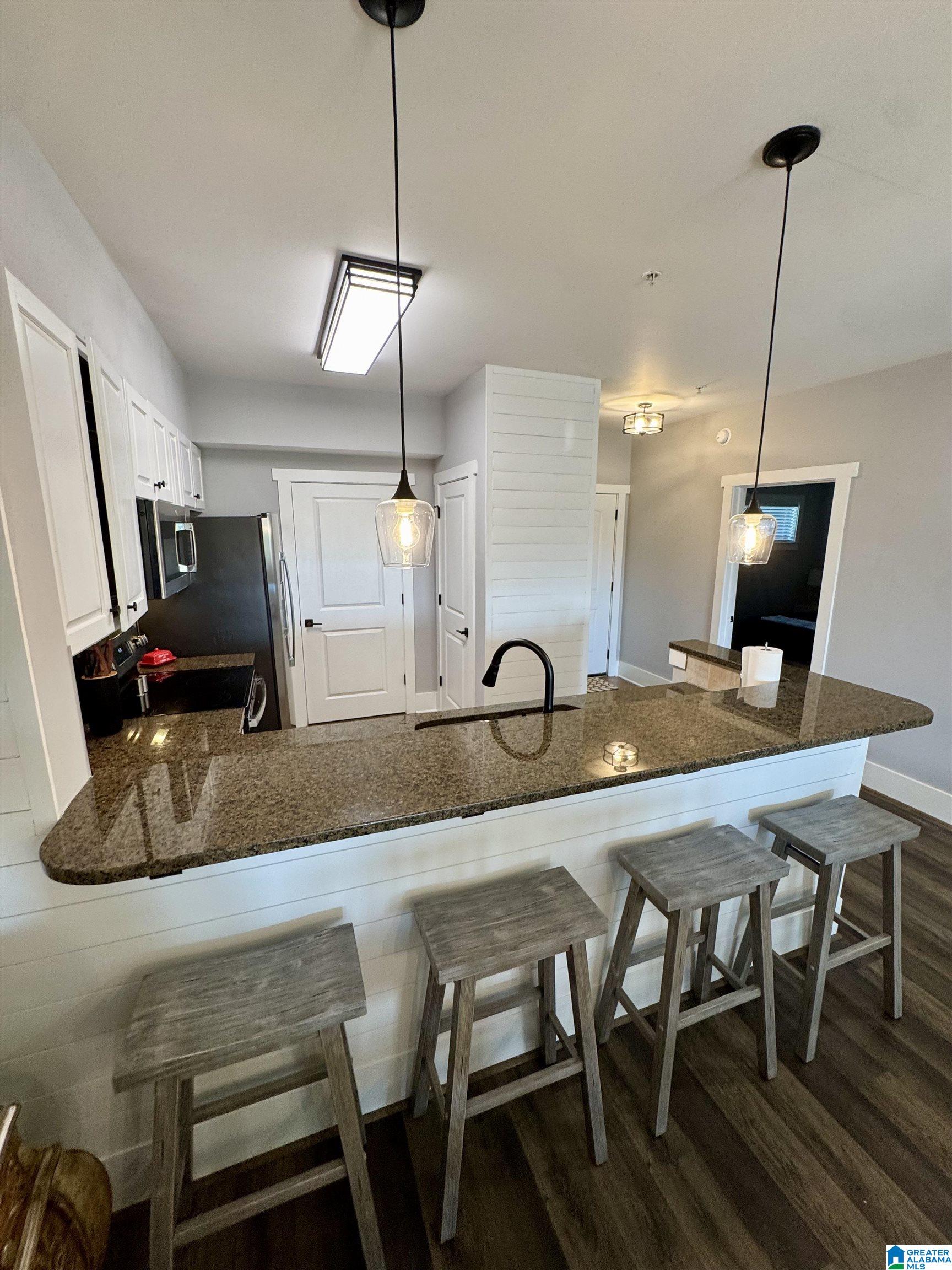 475 RIVER FOREST LANE 3320