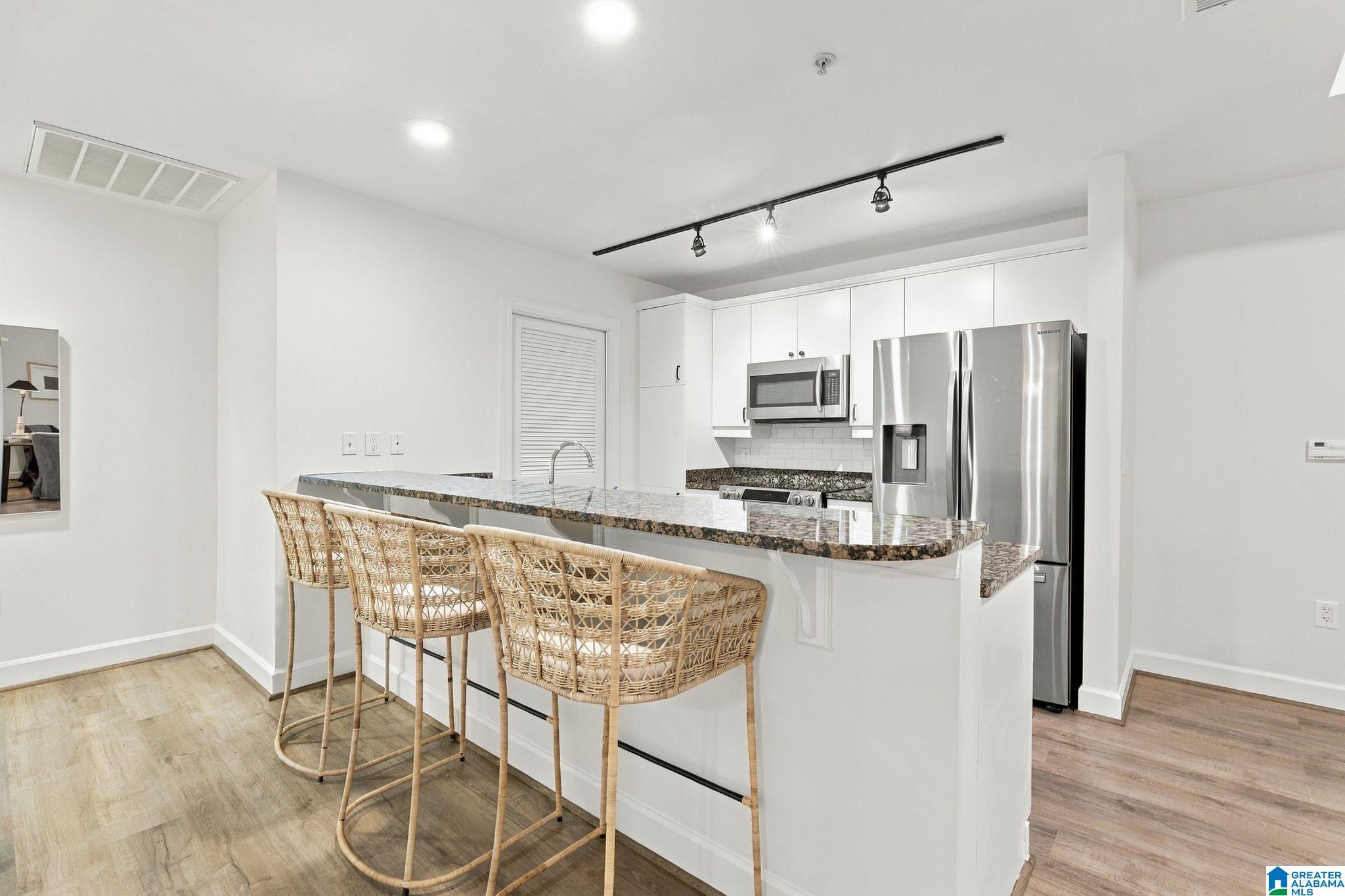 1040 BROADWAY PARK 235