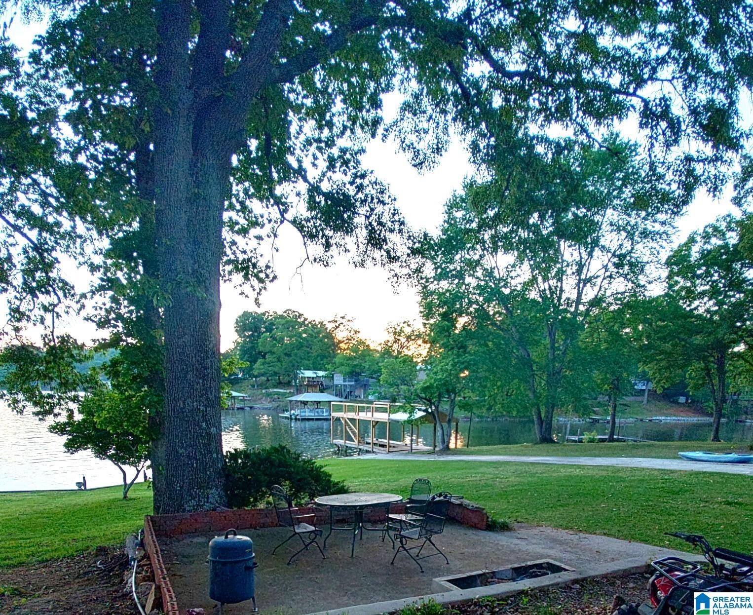 515 E LAKE HILL DRIVE