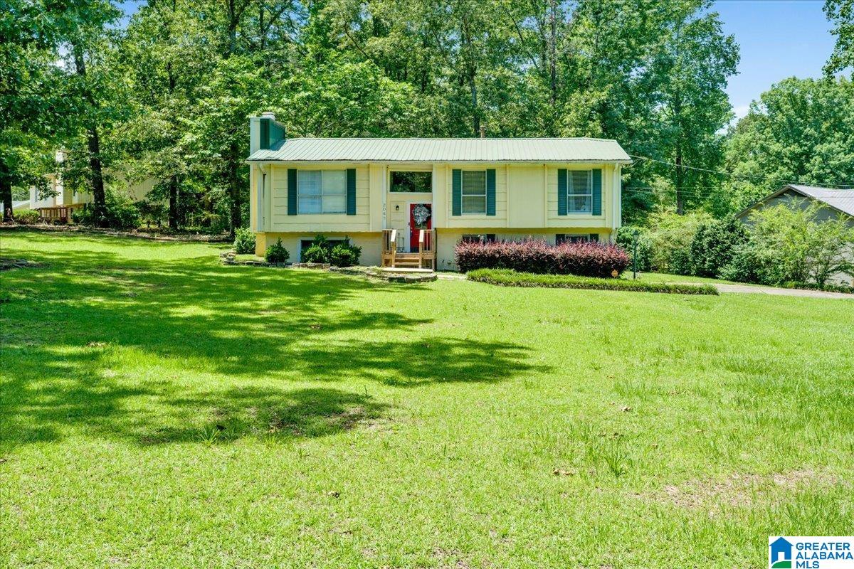 Photo 1 of 24 — 2048 WHITE POST ROAD, HUEYTOWN, AL 35023