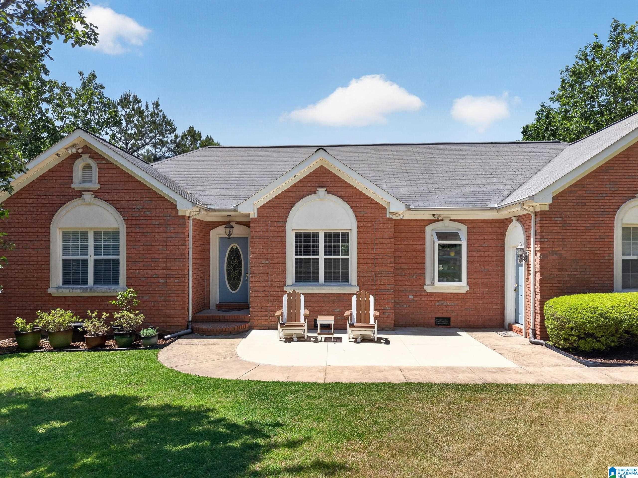 10 LAUREL CIRCLE SE