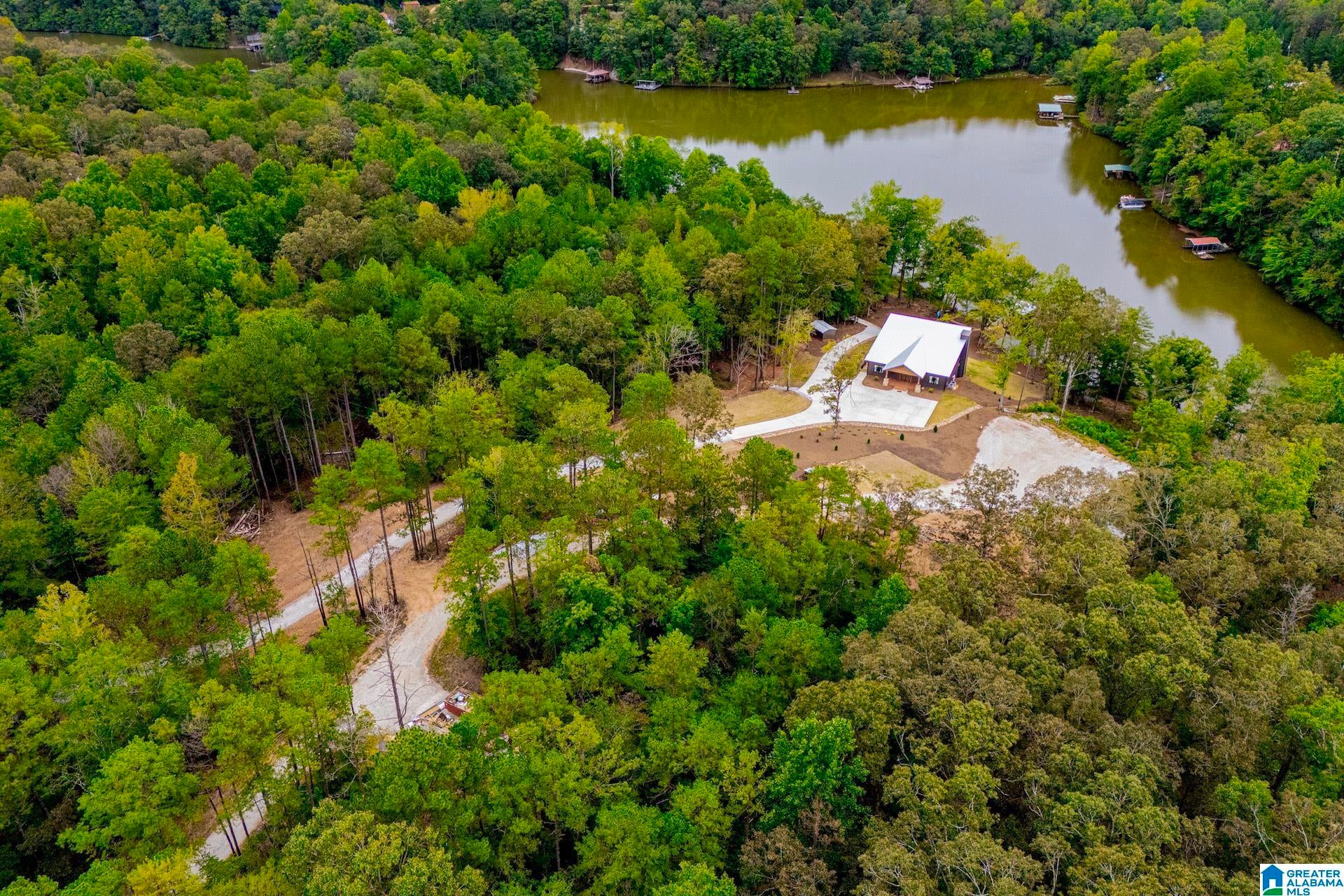 319 ARROWHEAD DRIVE