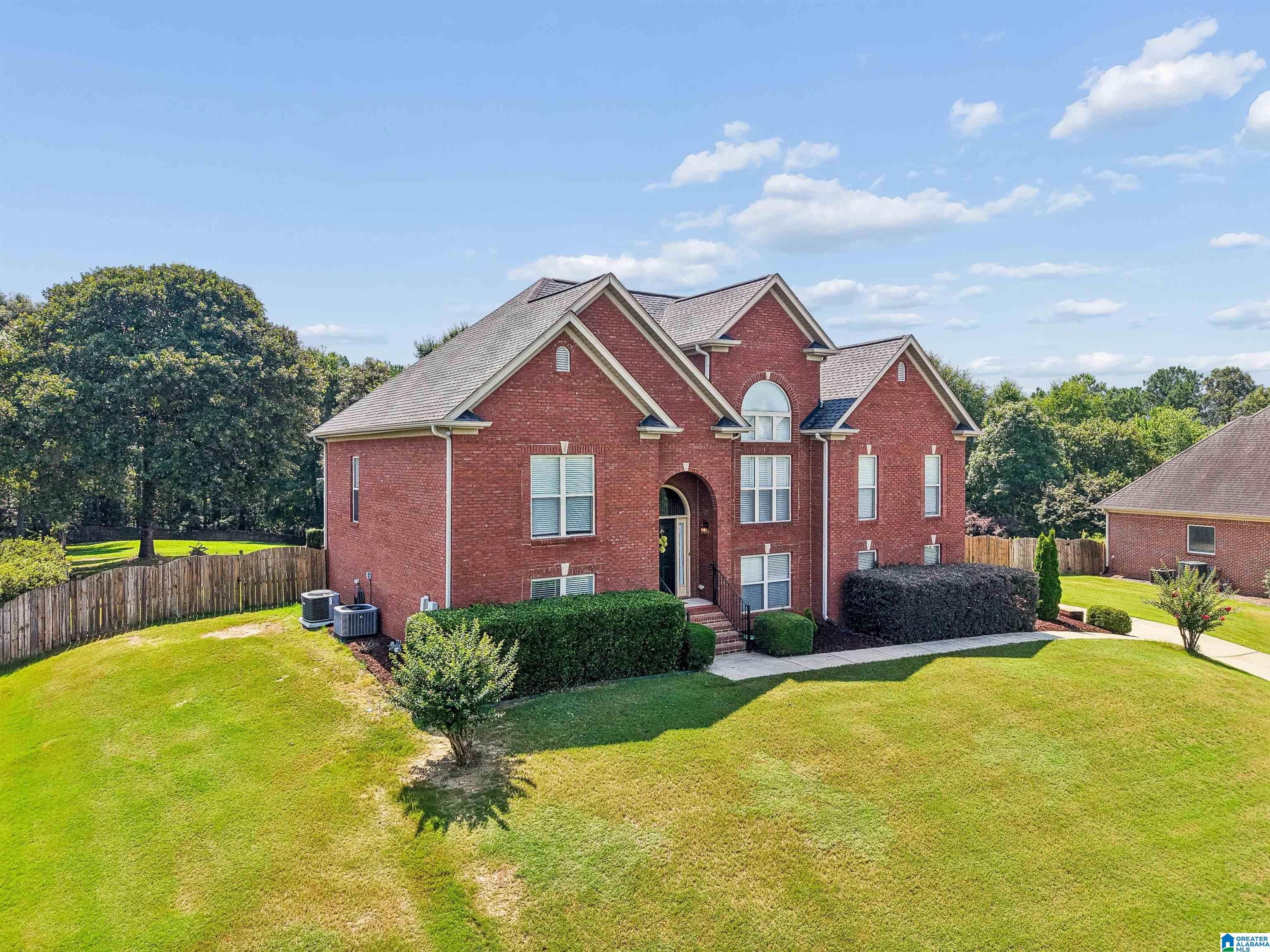 629 EMERALD TRACE