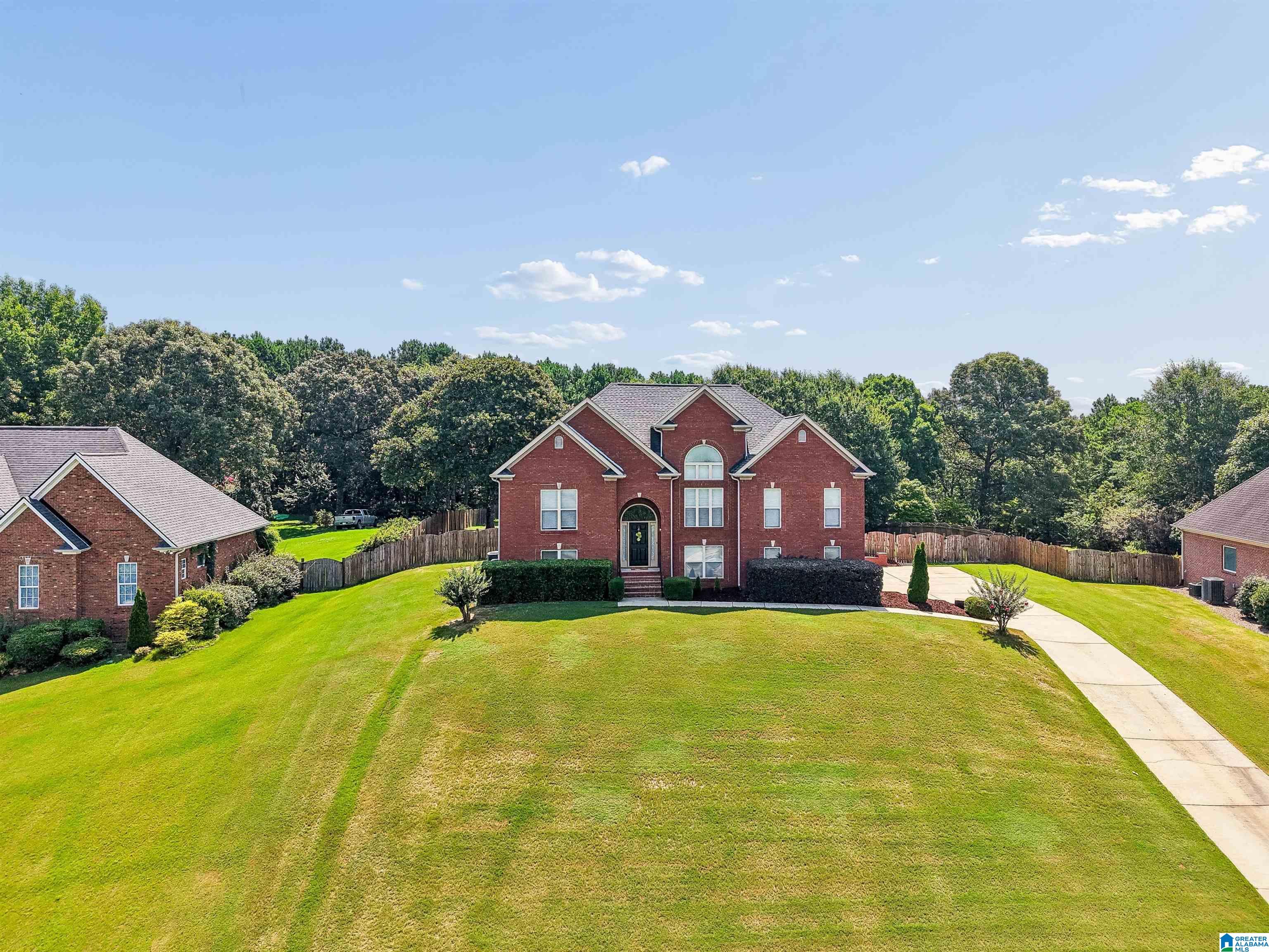 629 EMERALD TRACE
