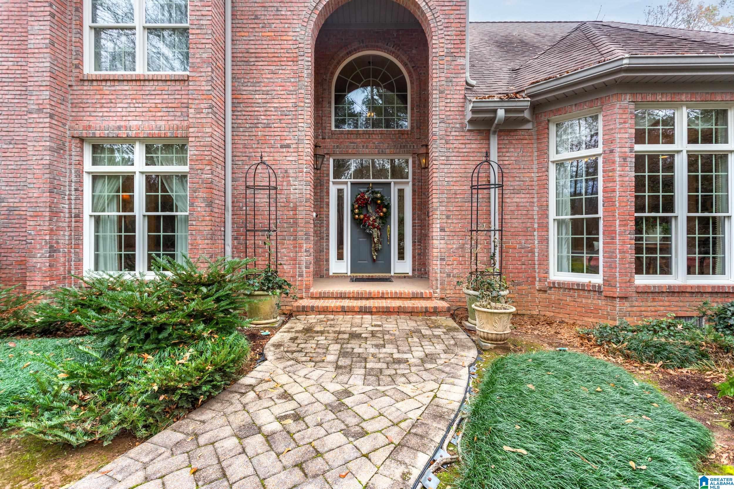 4906 LAUREL TRACE