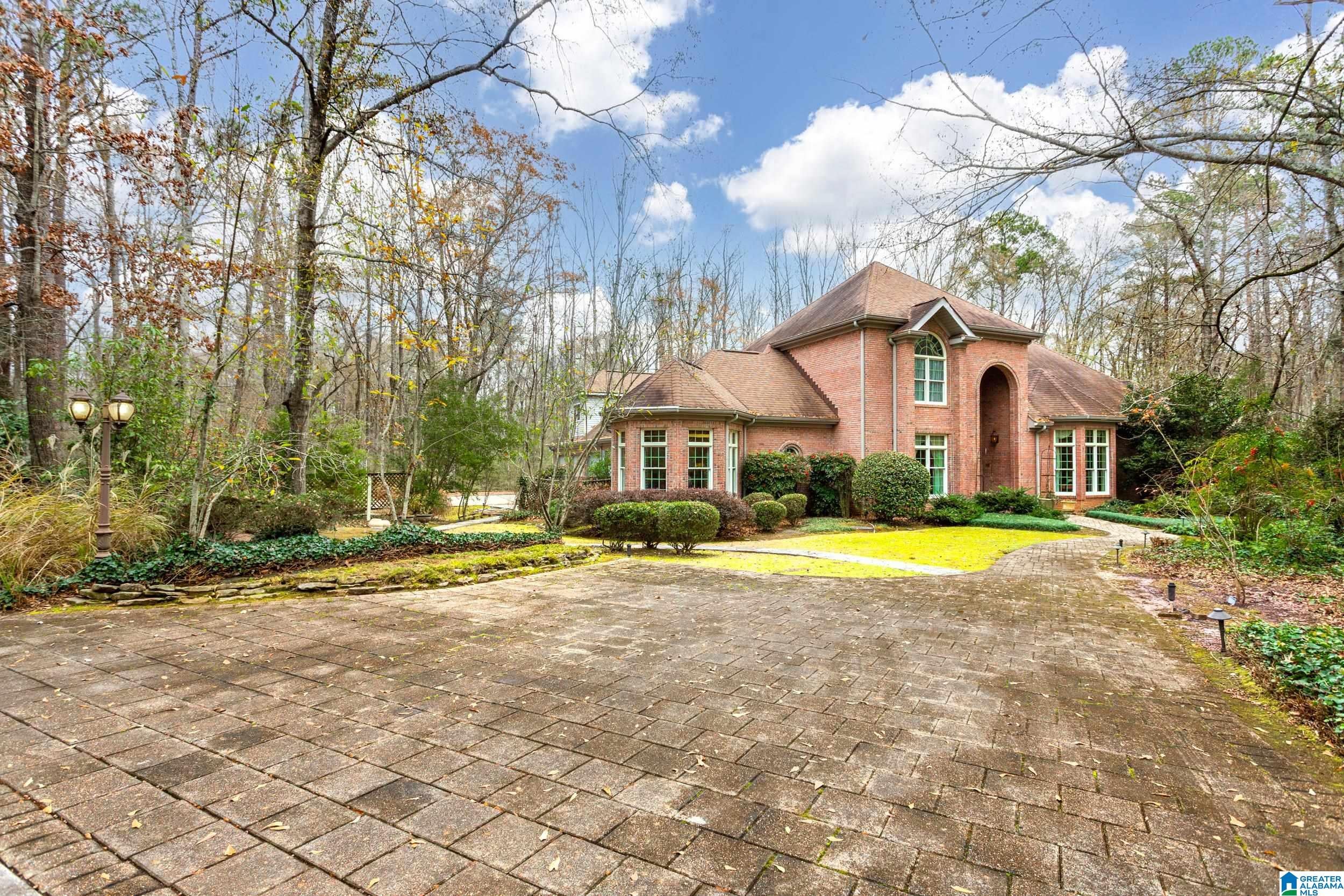 4906 LAUREL TRACE