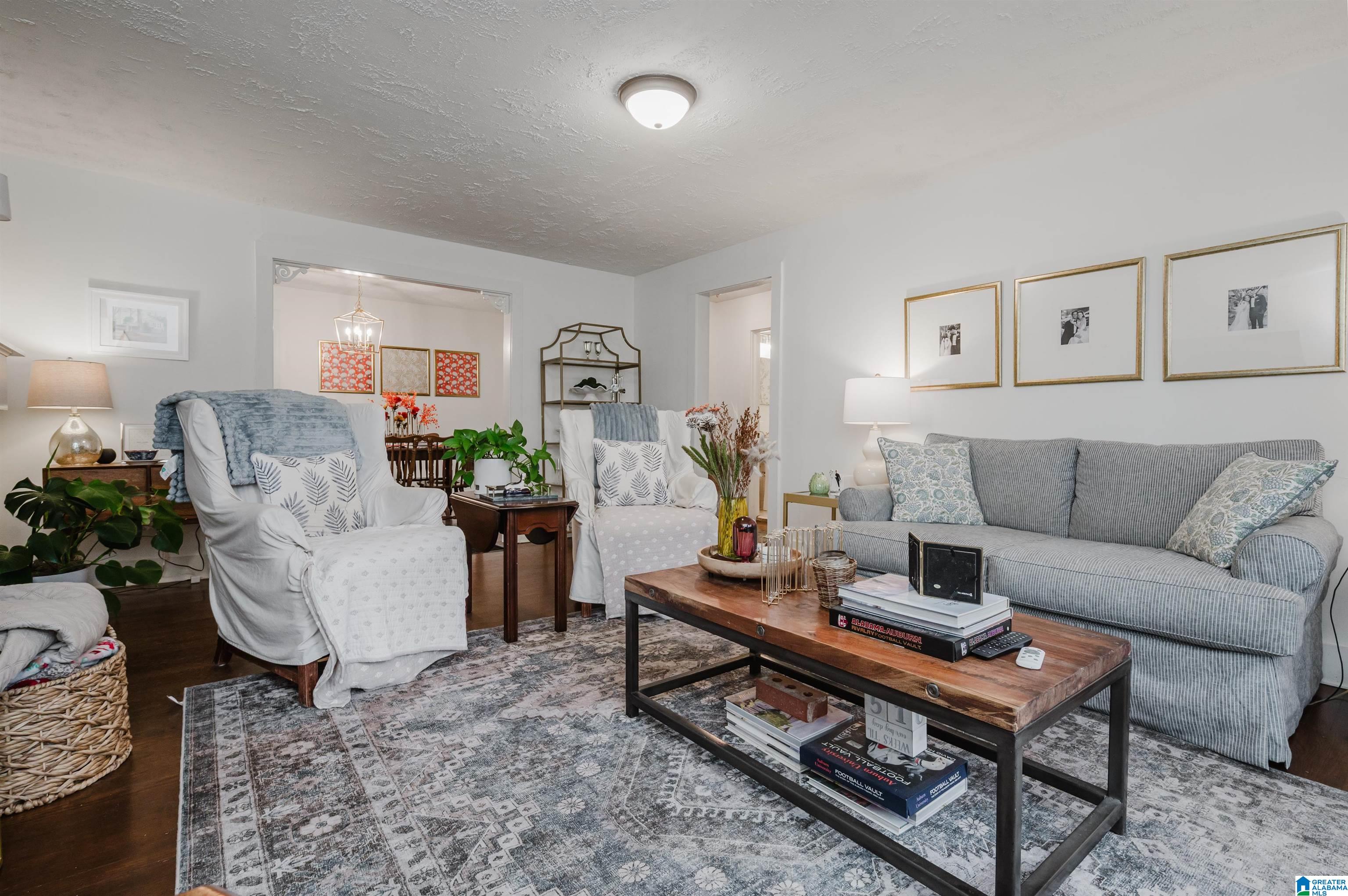 905 COLUMBIANA ROAD