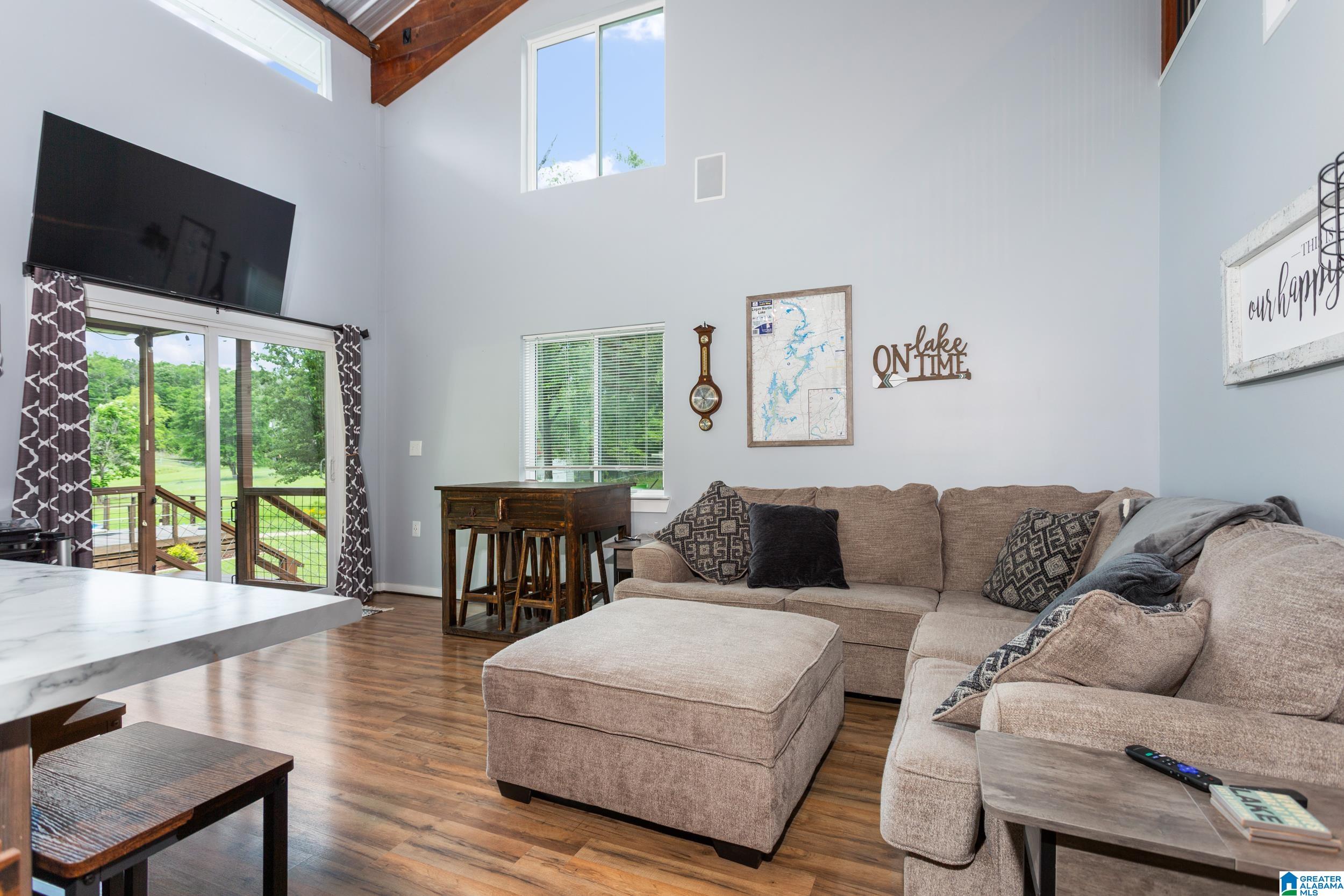 200 W LAKE HILL DRIVE