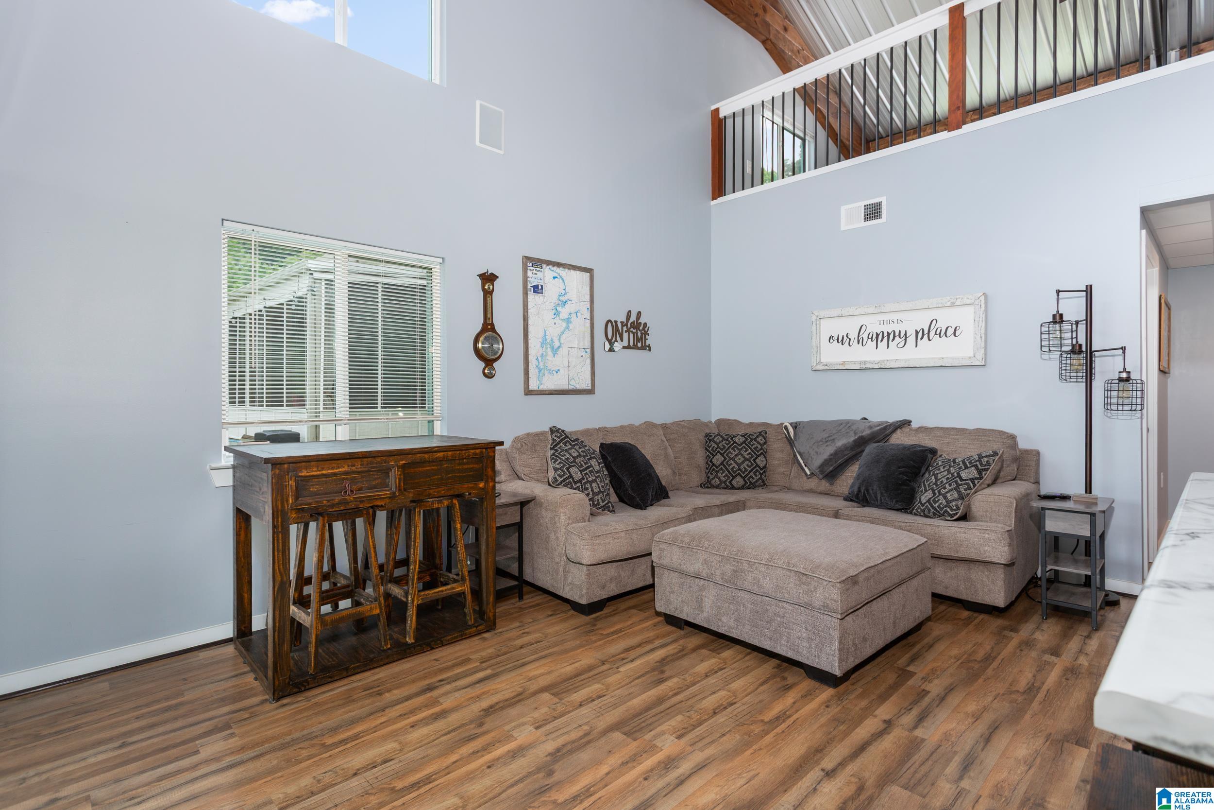 200 W LAKE HILL DRIVE