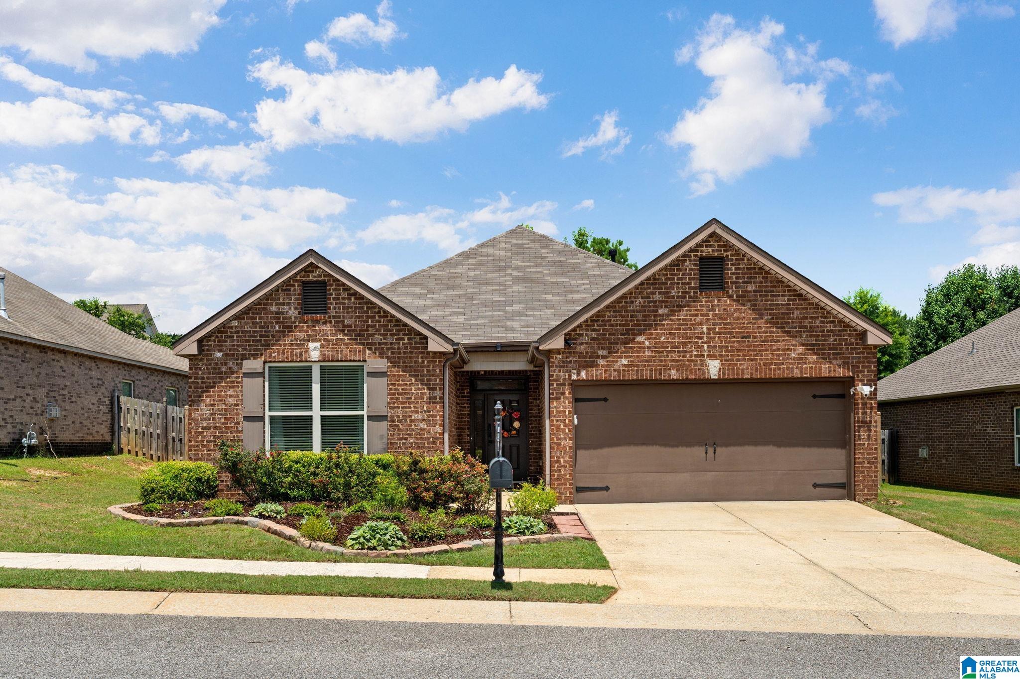 Photo 1 of 36 — 6766 SOUTHERN TRACE CIRCLE, LEEDS, AL 35094
