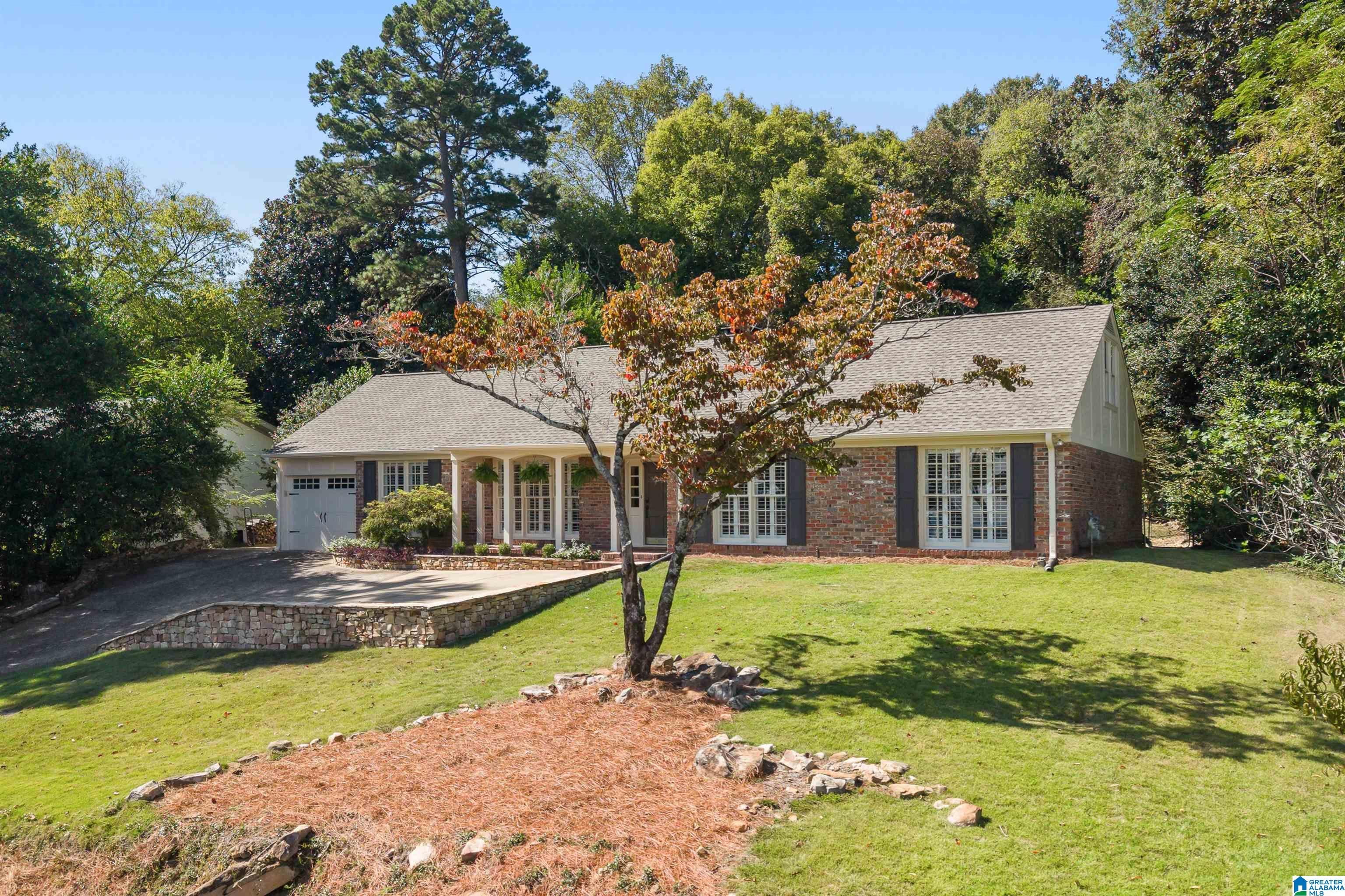 712 LEXINGTON ROAD