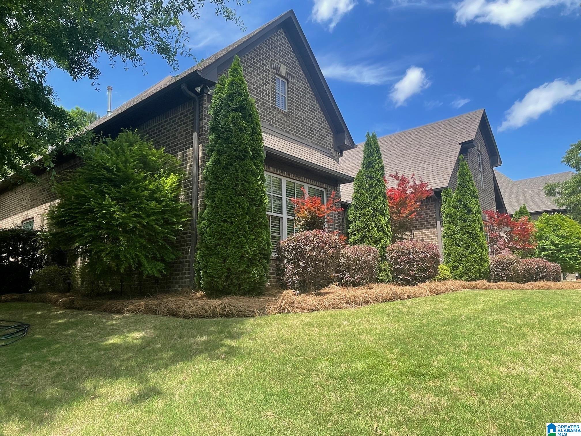184 GREY OAKS COURT