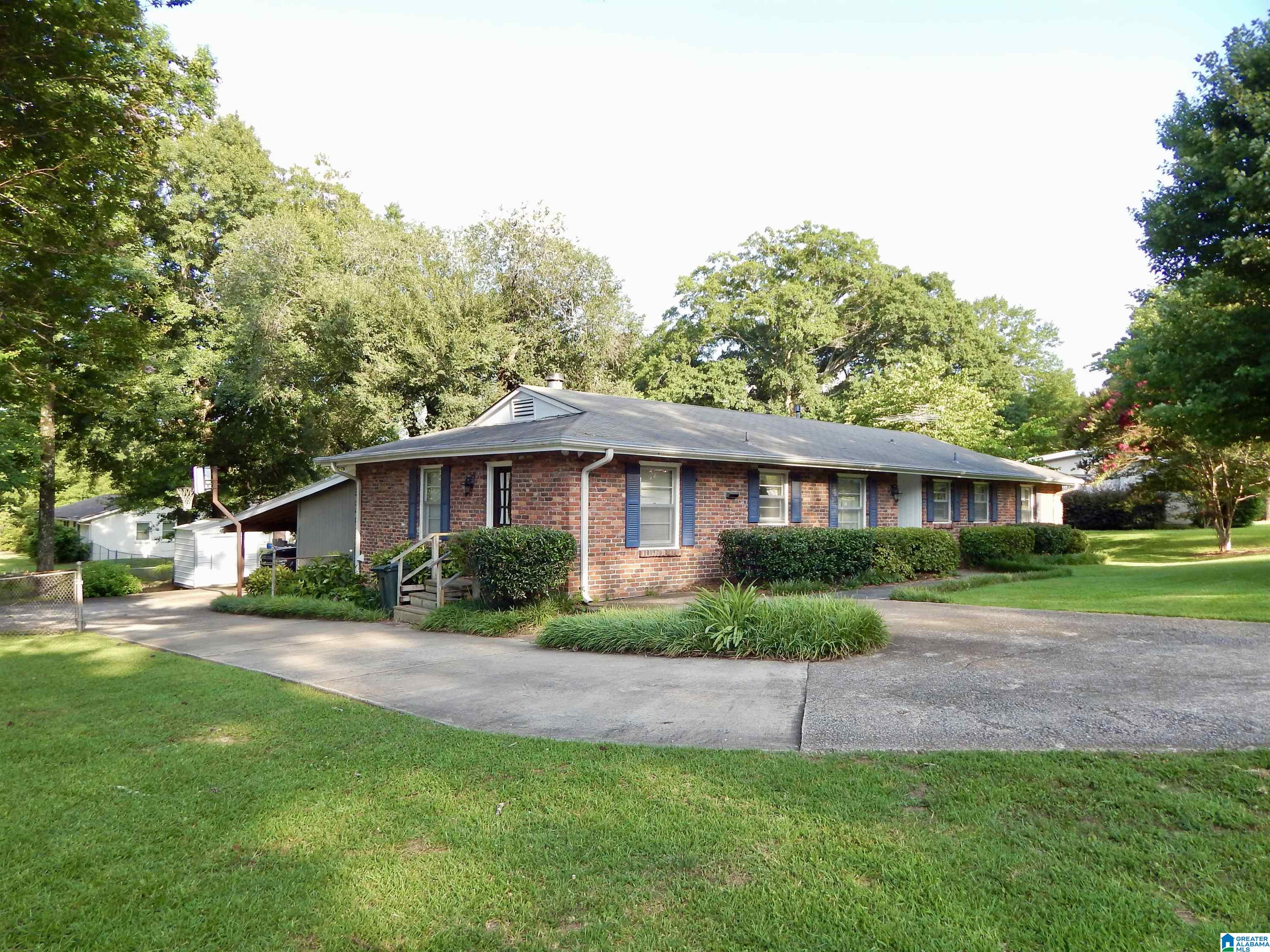4001 MEADOWVIEW CIRCLE