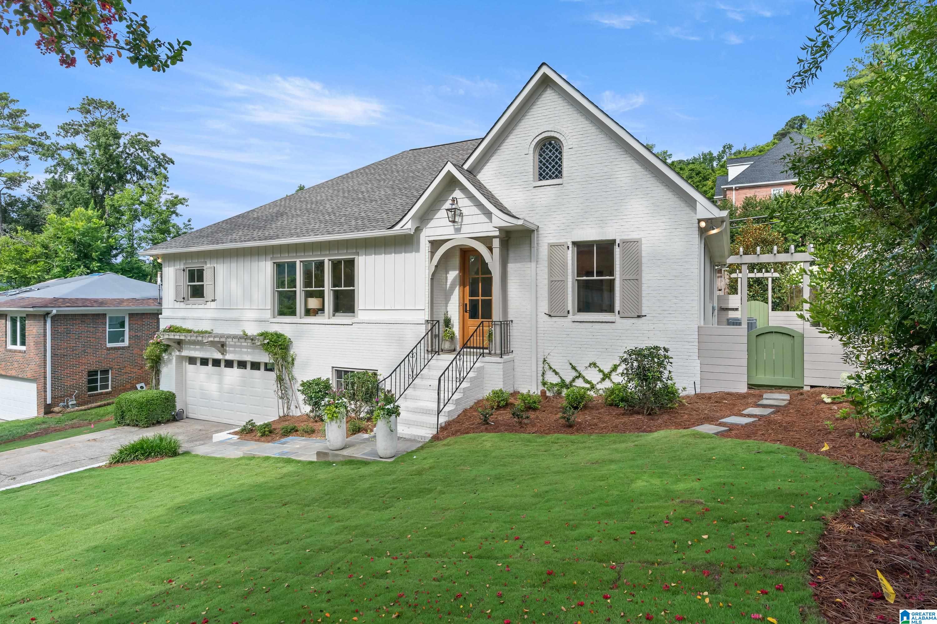 716 CREST LANE