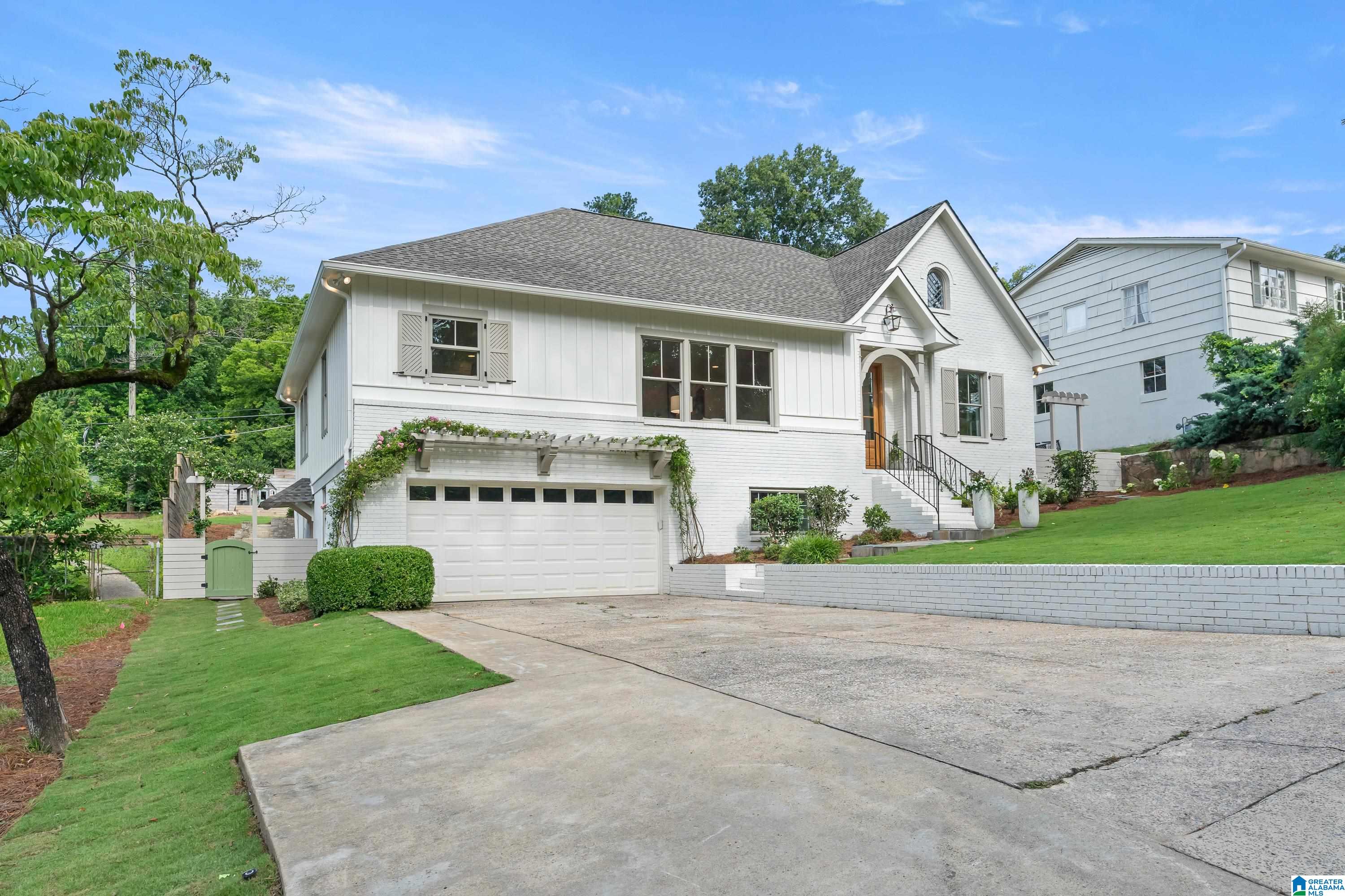 716 CREST LANE