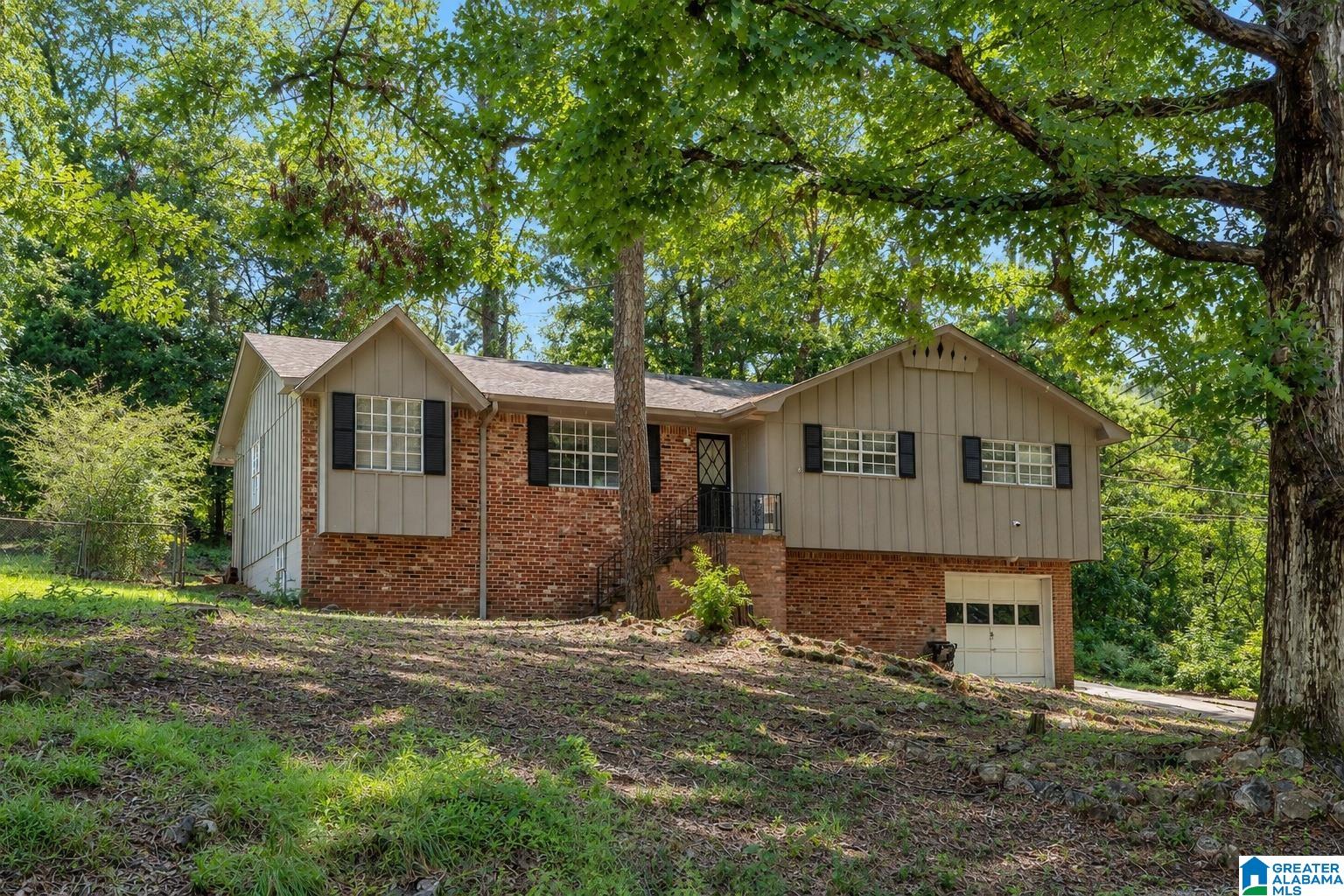 1421 BREWSTER CIRCLE