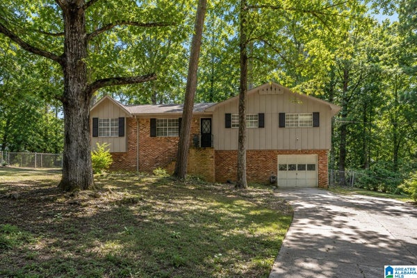 1421 BREWSTER CIR, BIRMINGHAM, AL 35235 - Image c03bb8ec8f36fdd1fcdab11f5e2ffdce/478179019