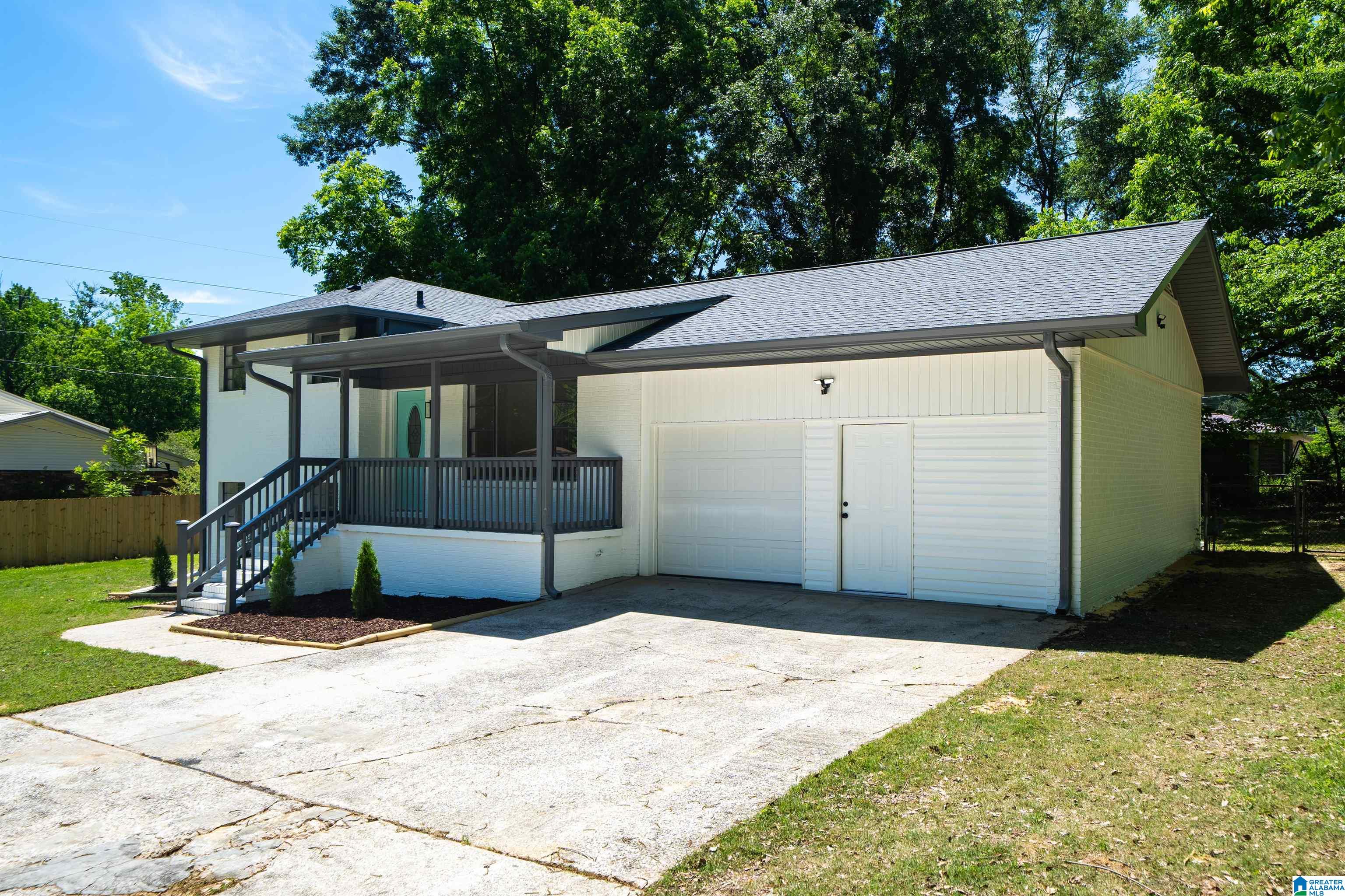 607 FAIRLAWN CIRCLE