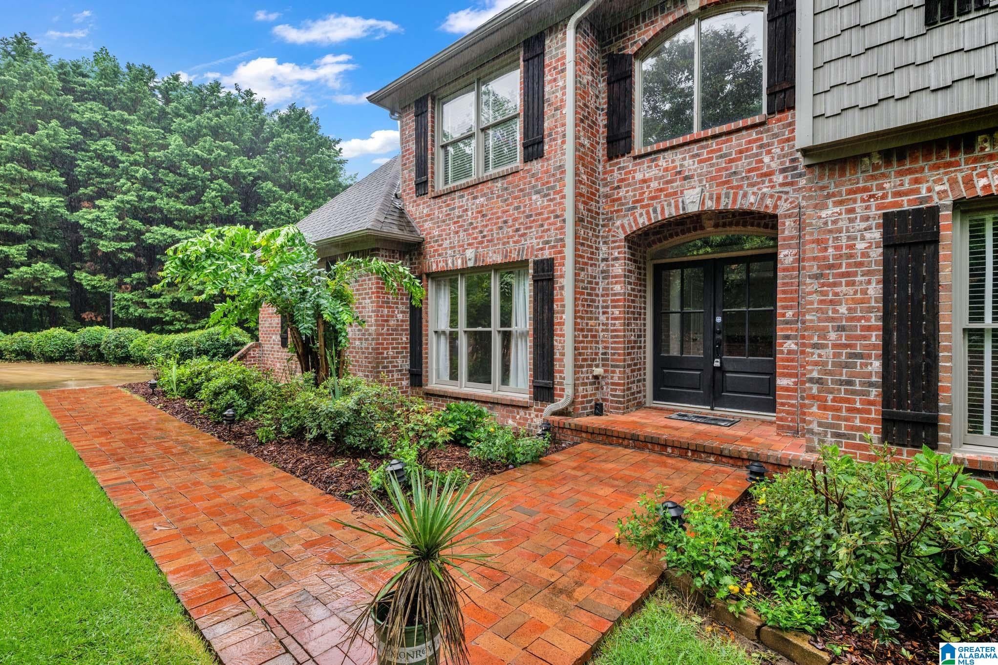 394 GREYSTONE GLEN CIRCLE