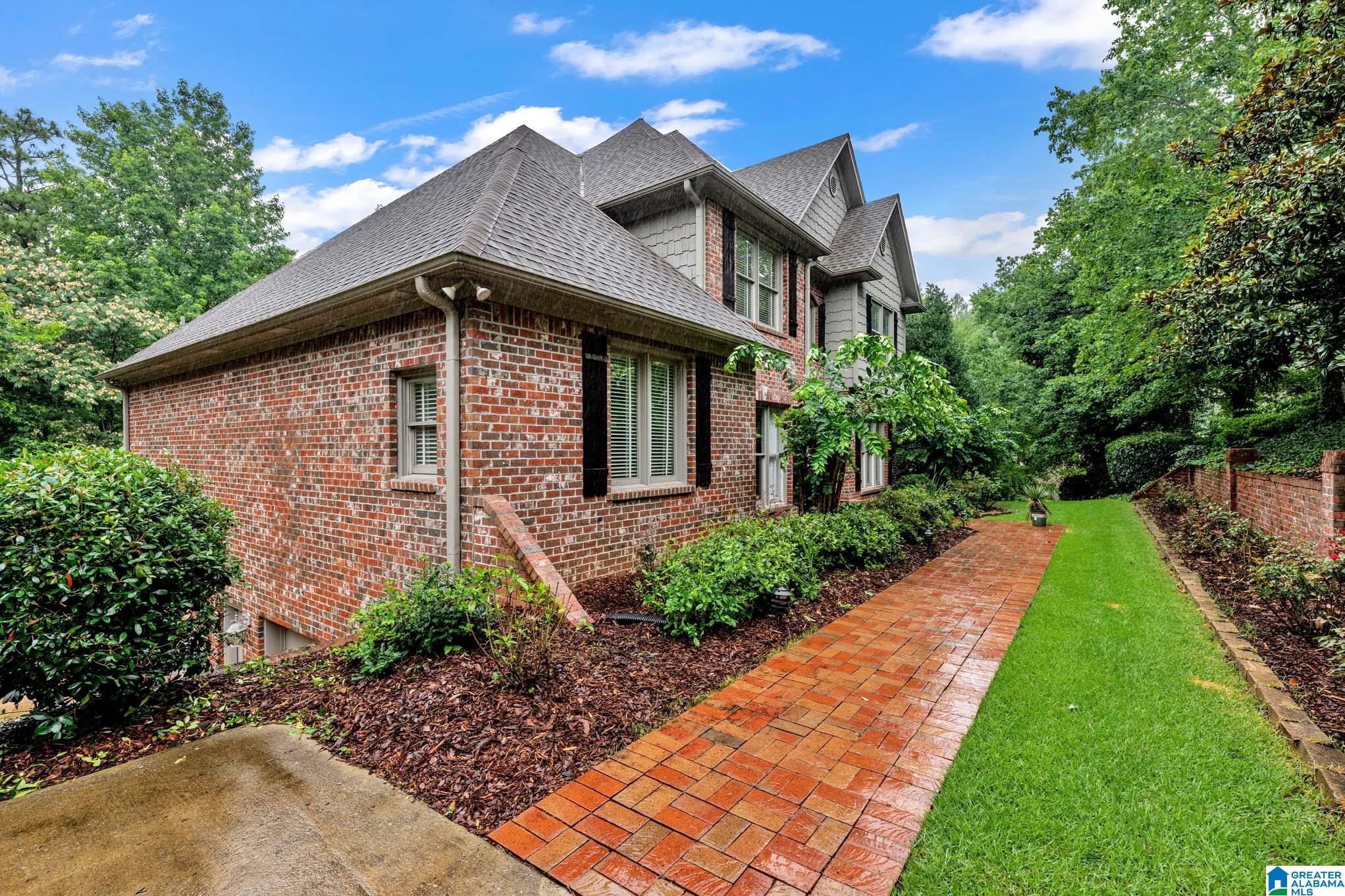 394 GREYSTONE GLEN CIRCLE